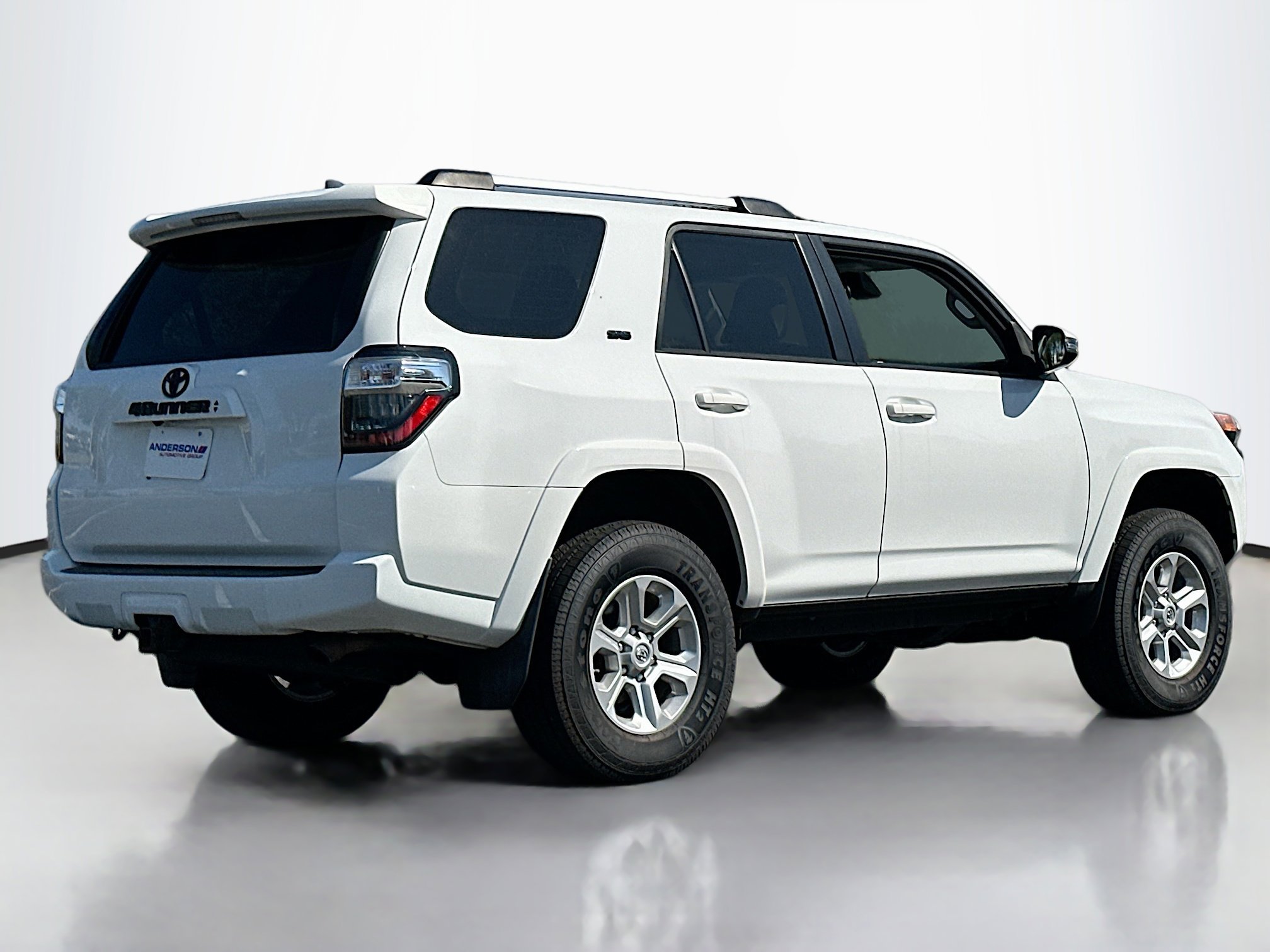 2020 Toyota 4Runner SR5 4WD photo 2