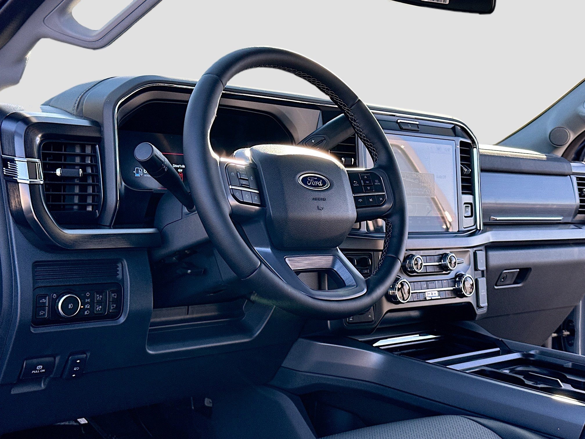 2026 Ford F-350 Lariat photo 4
