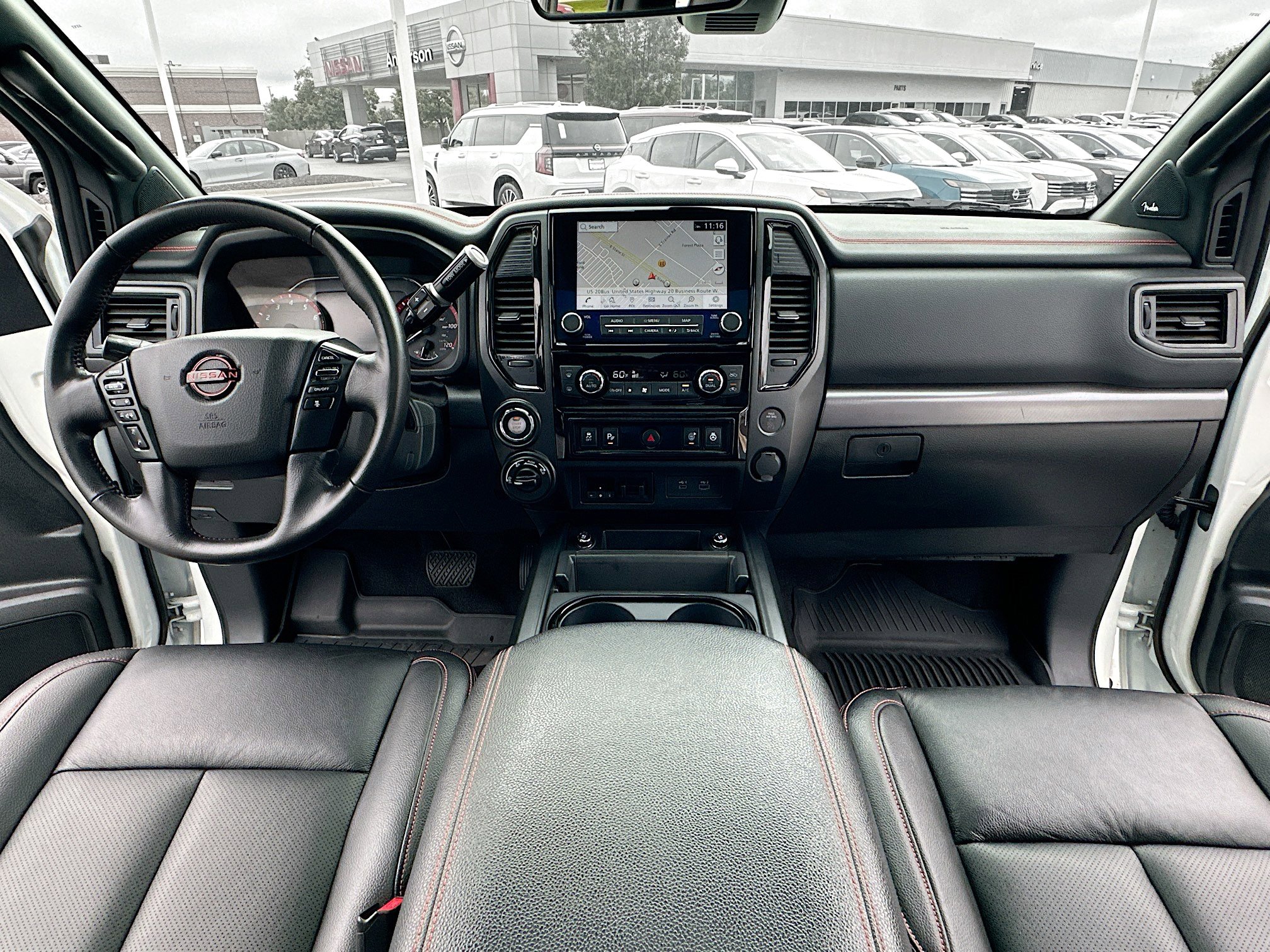 2024 Nissan Titan Crew Cab PRO-4X photo 3