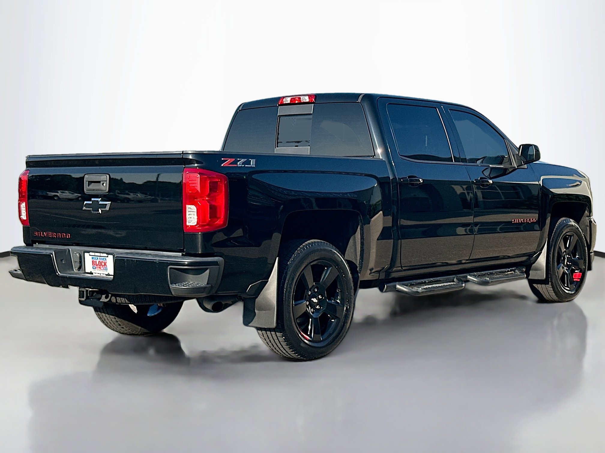 2018 Chevrolet Silverado 1500 LTZ photo 2