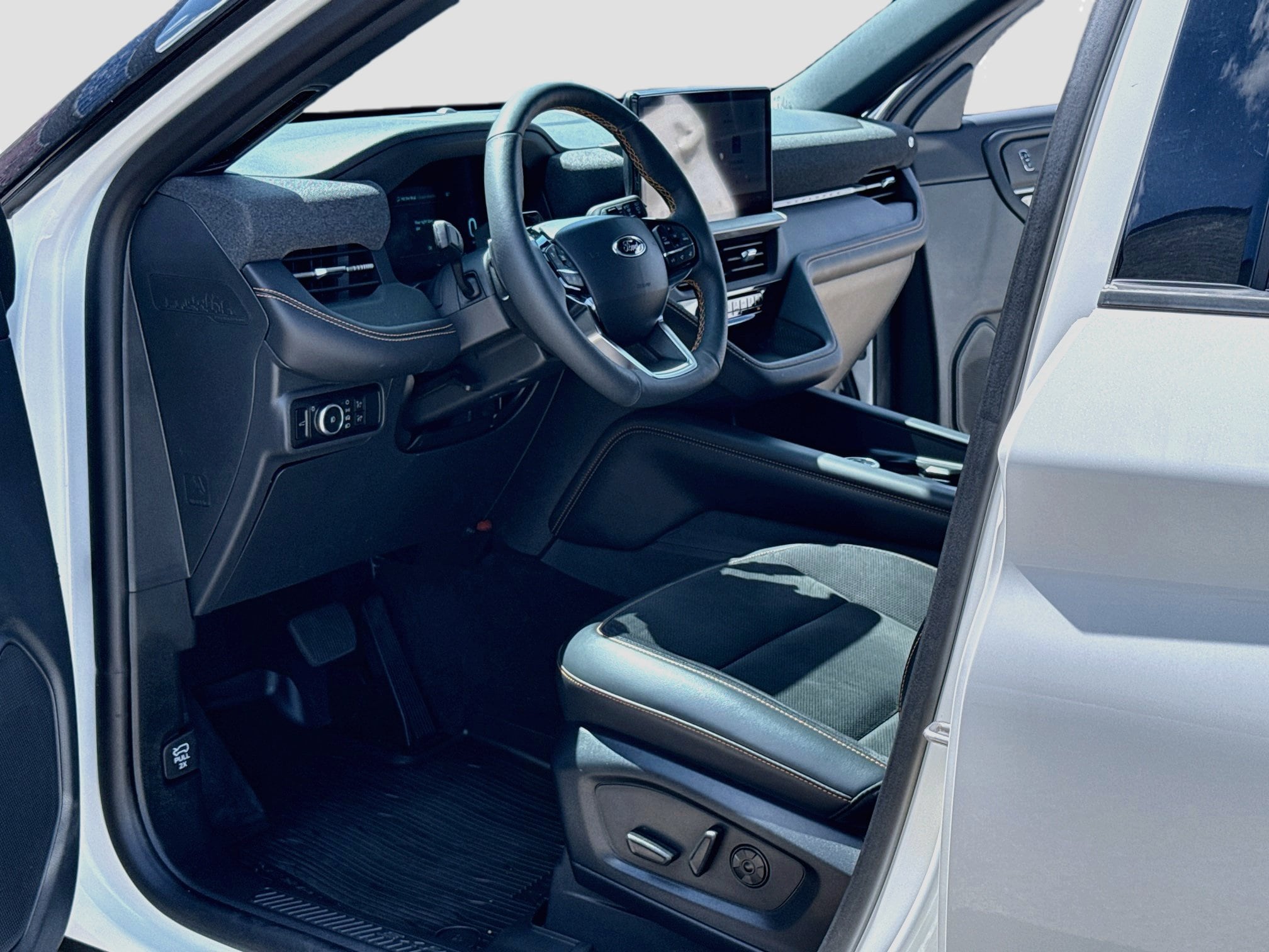 2026 Ford Explorer Tremor - Photo 4