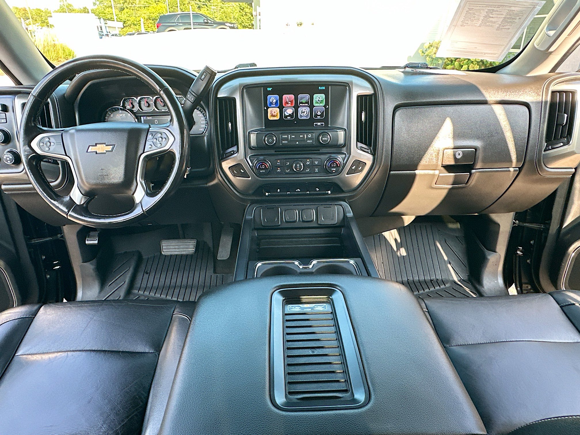 2018 Chevrolet Silverado 1500 LTZ photo 3