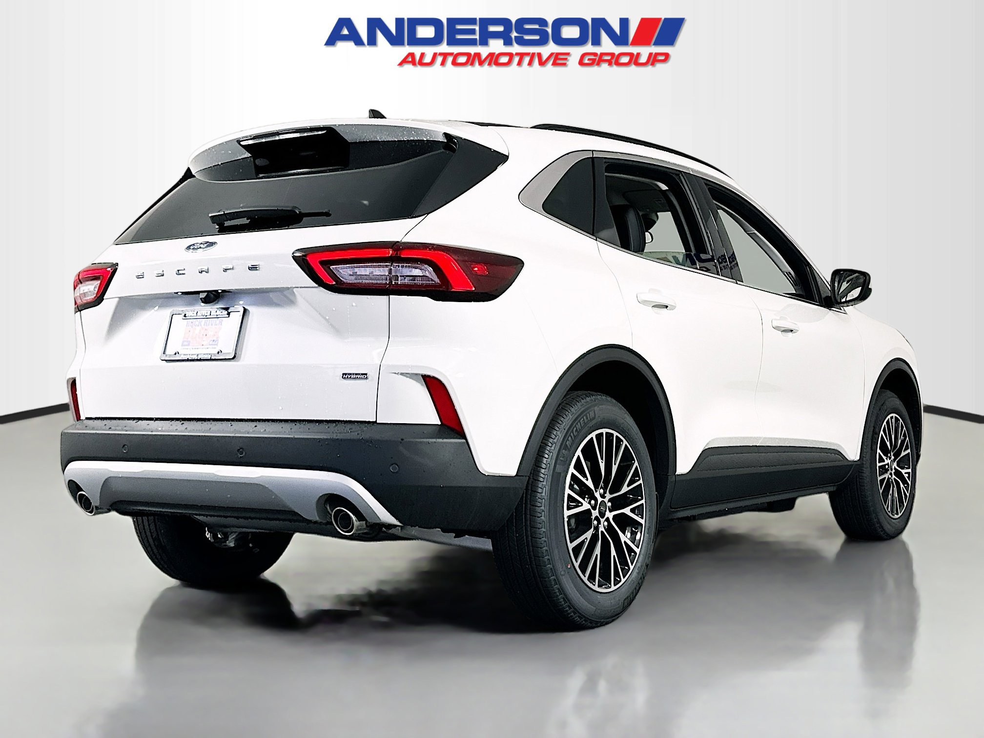 2025 Ford Escape Titanium photo 2