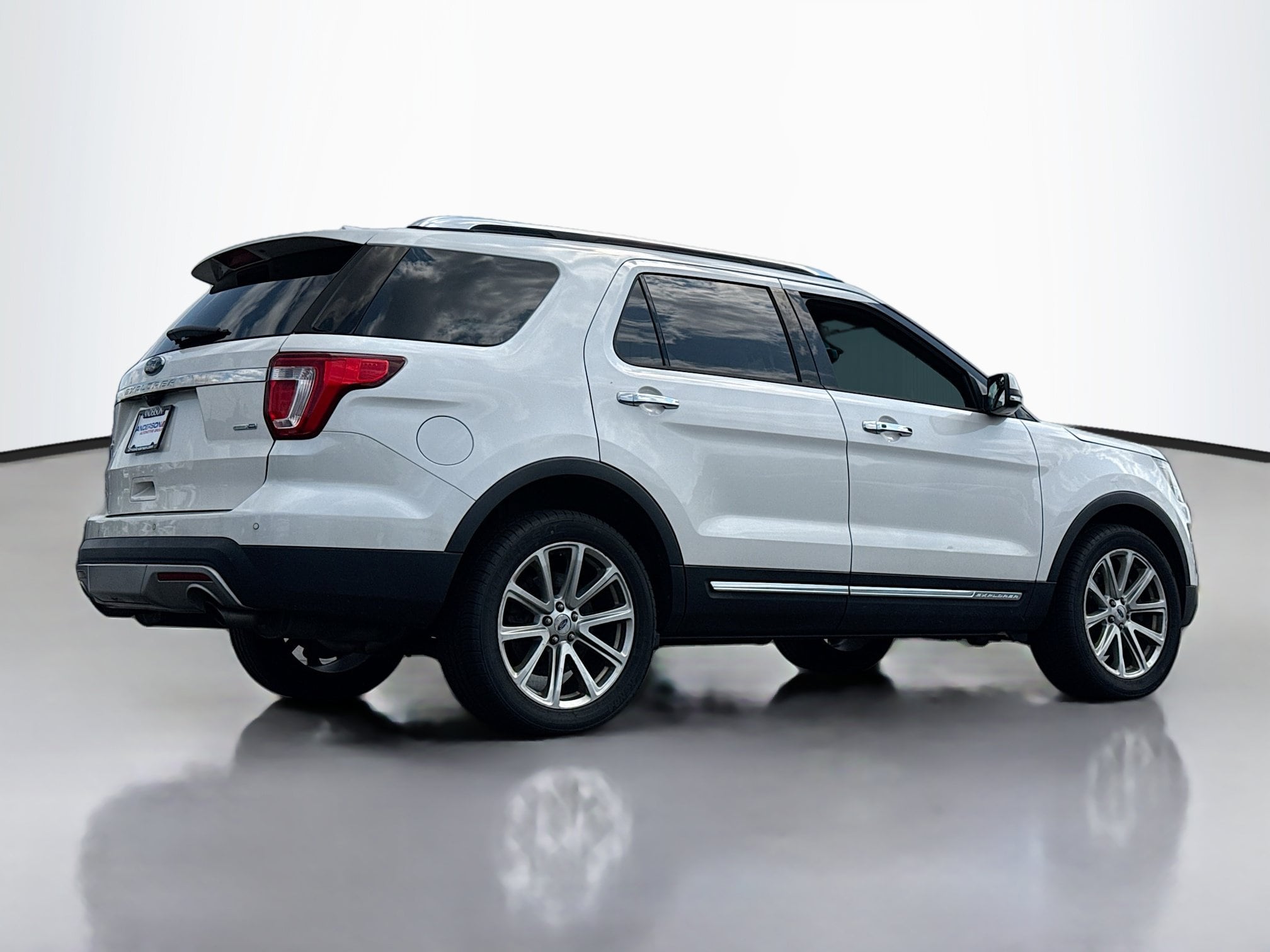 Used 2016 Ford Explorer Limited with VIN 1FM5K8FH8GGC86432 for sale in Rockford, IL