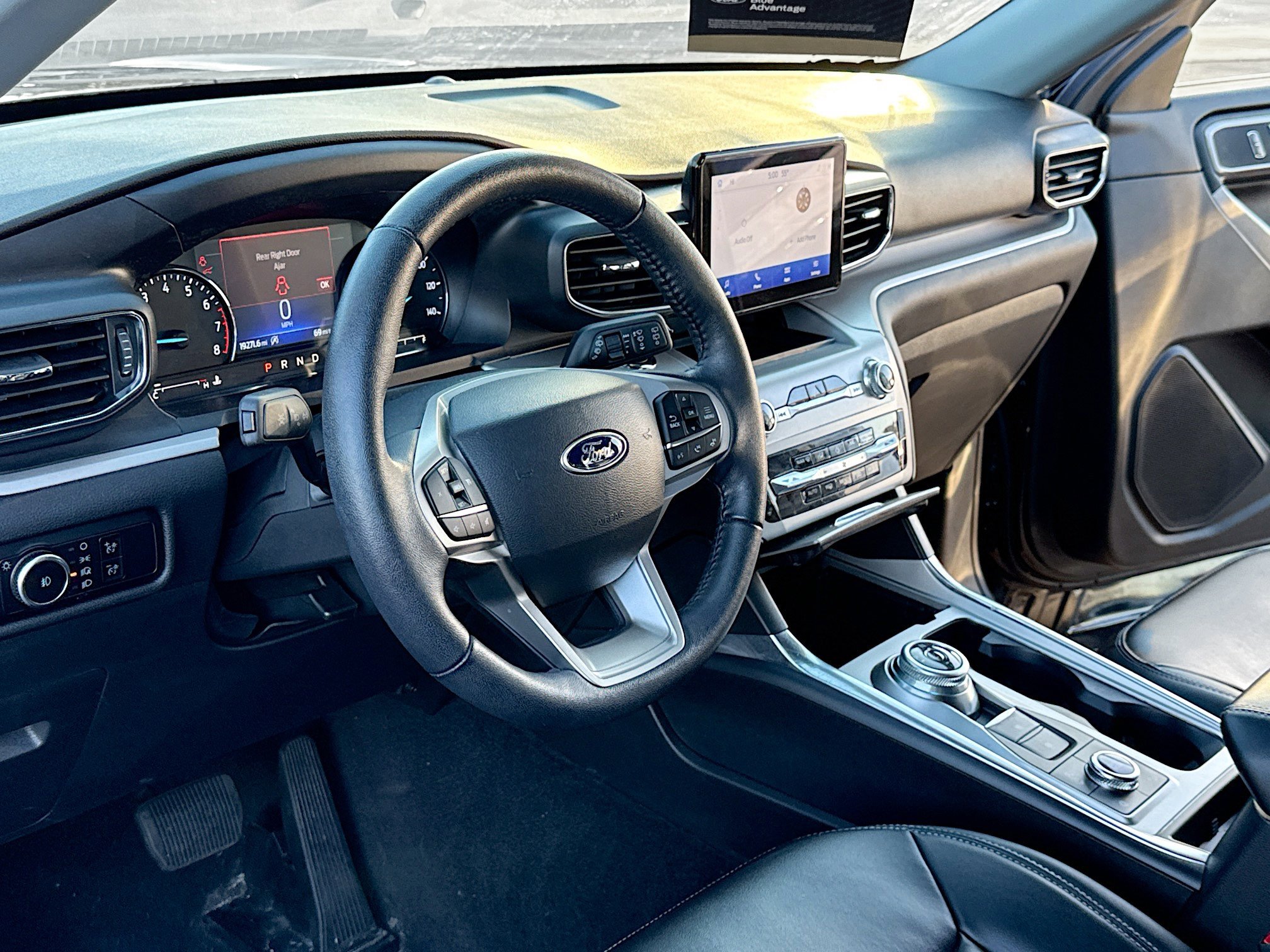 2023 Ford Explorer XLT photo 2