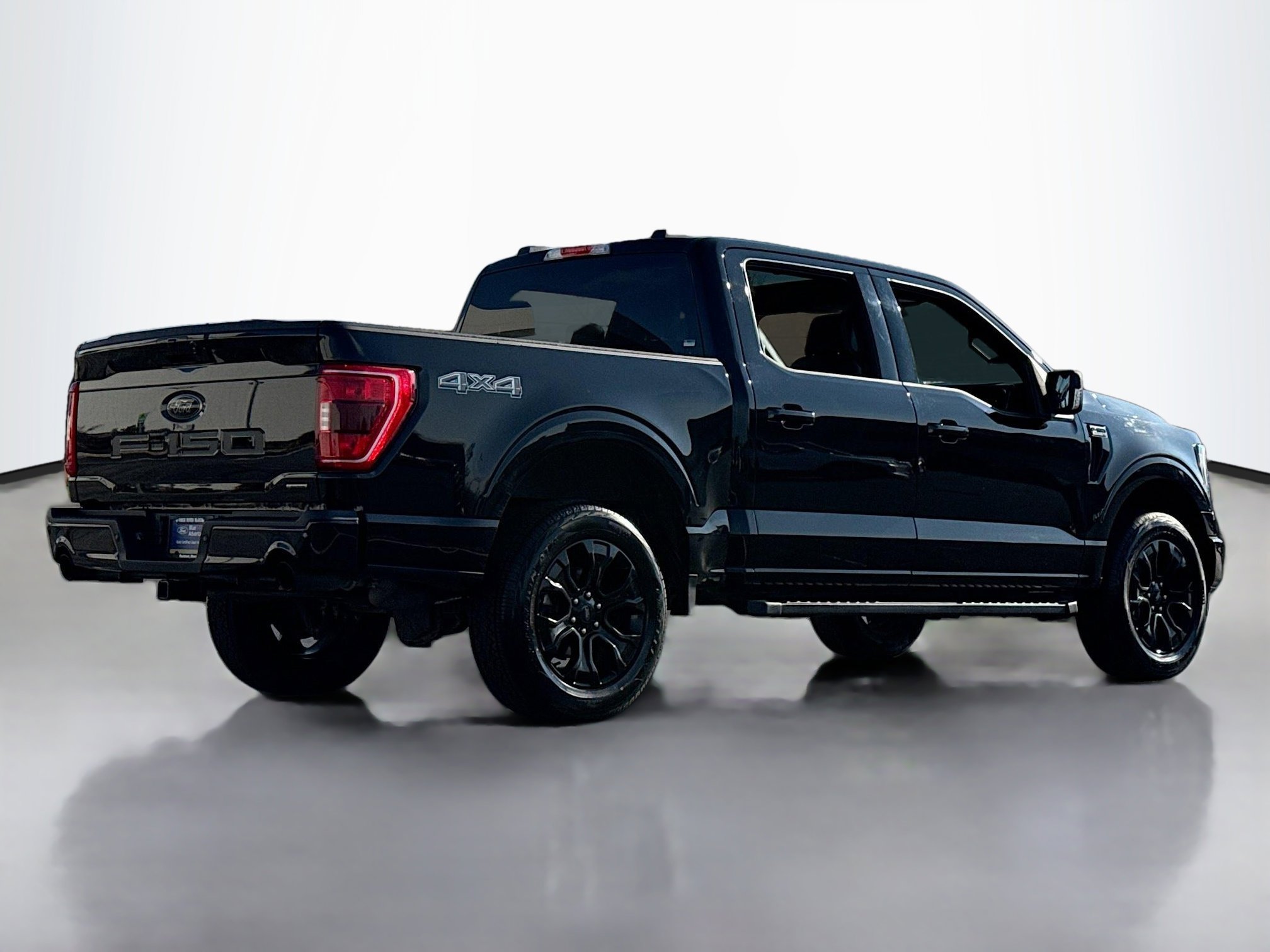 2023 Ford F-150 XLT photo 2