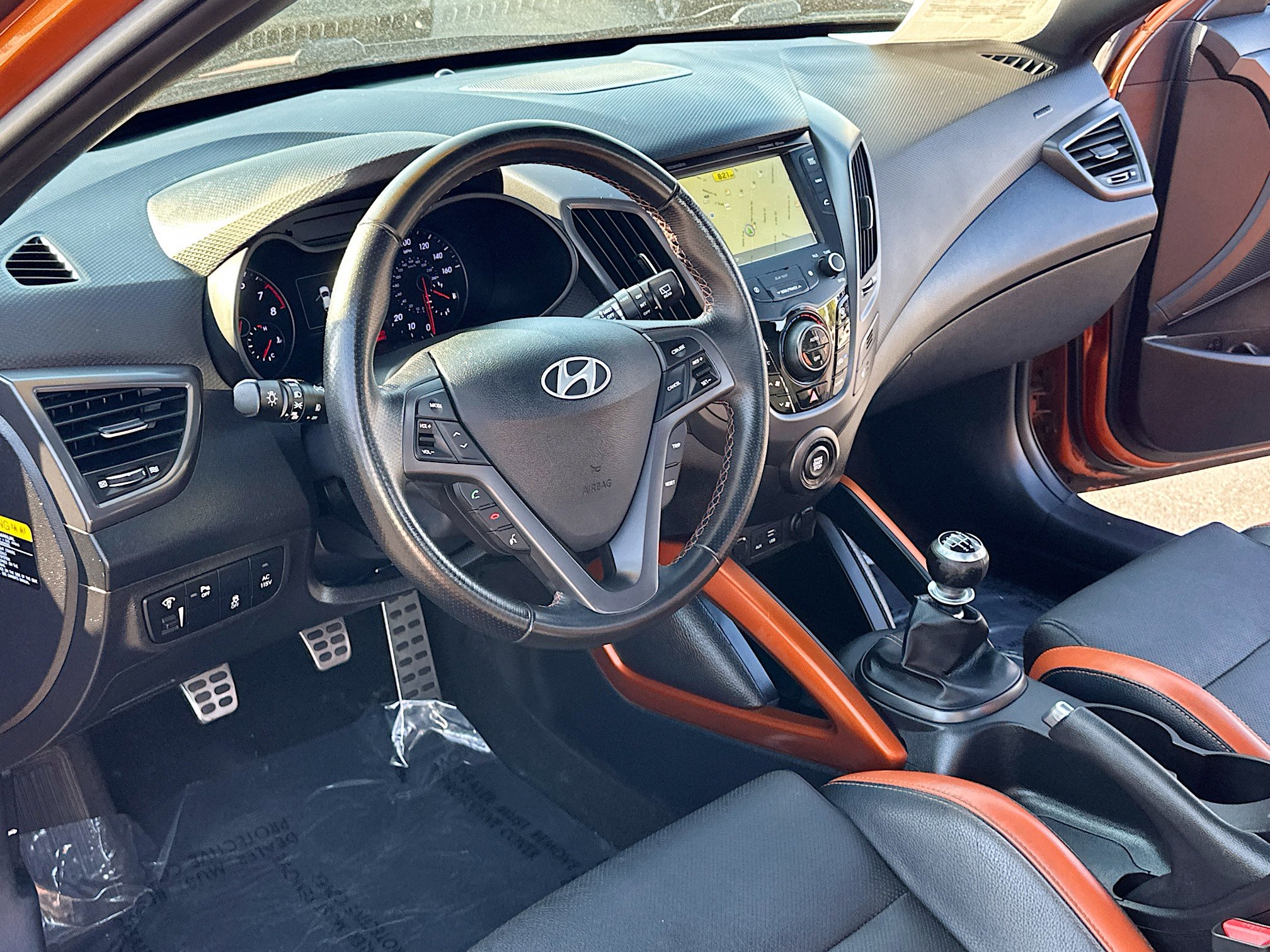 2016 Hyundai Veloster Turbo photo 4