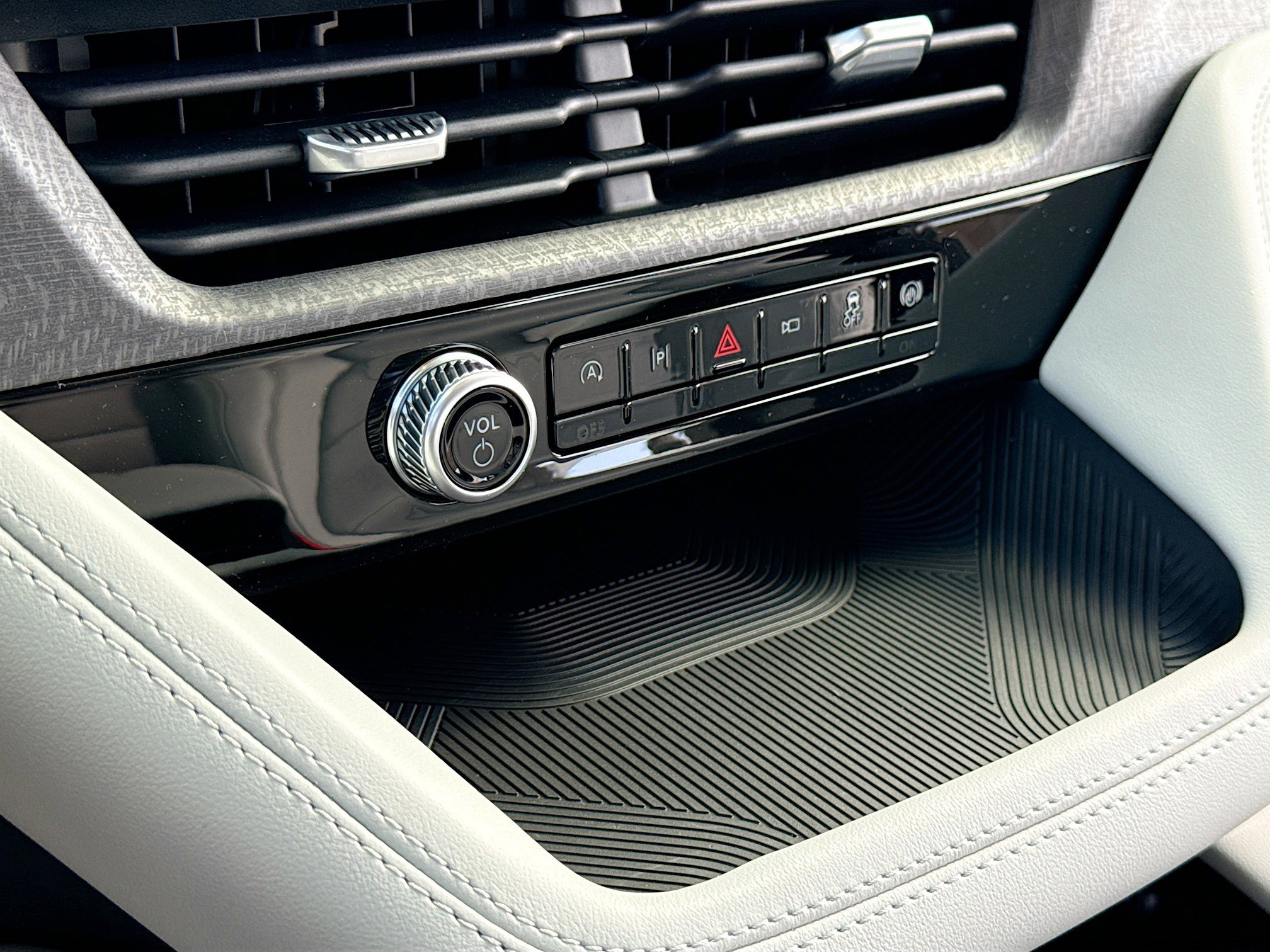2026 Ford Explorer Platinum - Photo 10
