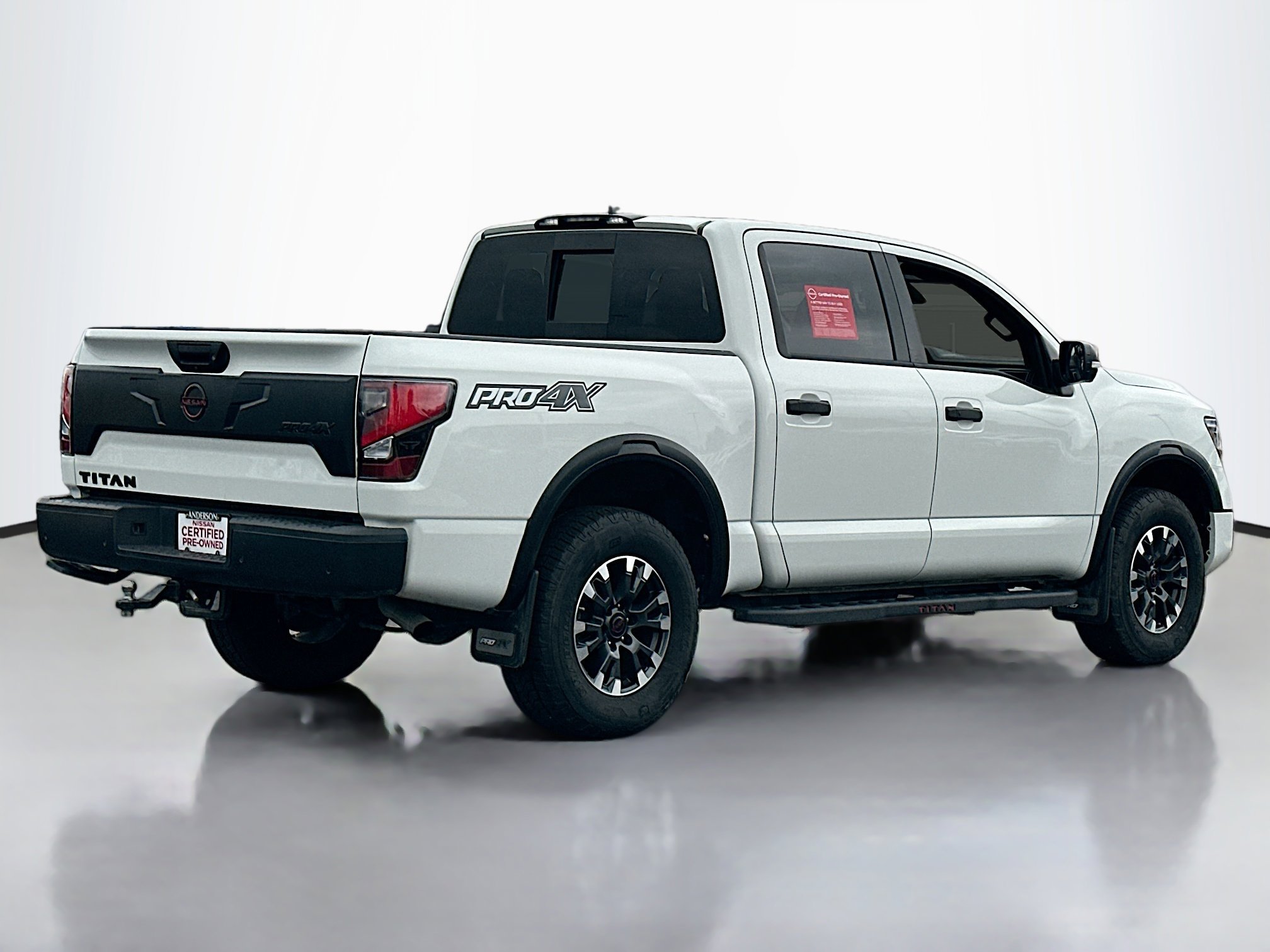 2024 Nissan Titan Crew Cab PRO-4X photo 2