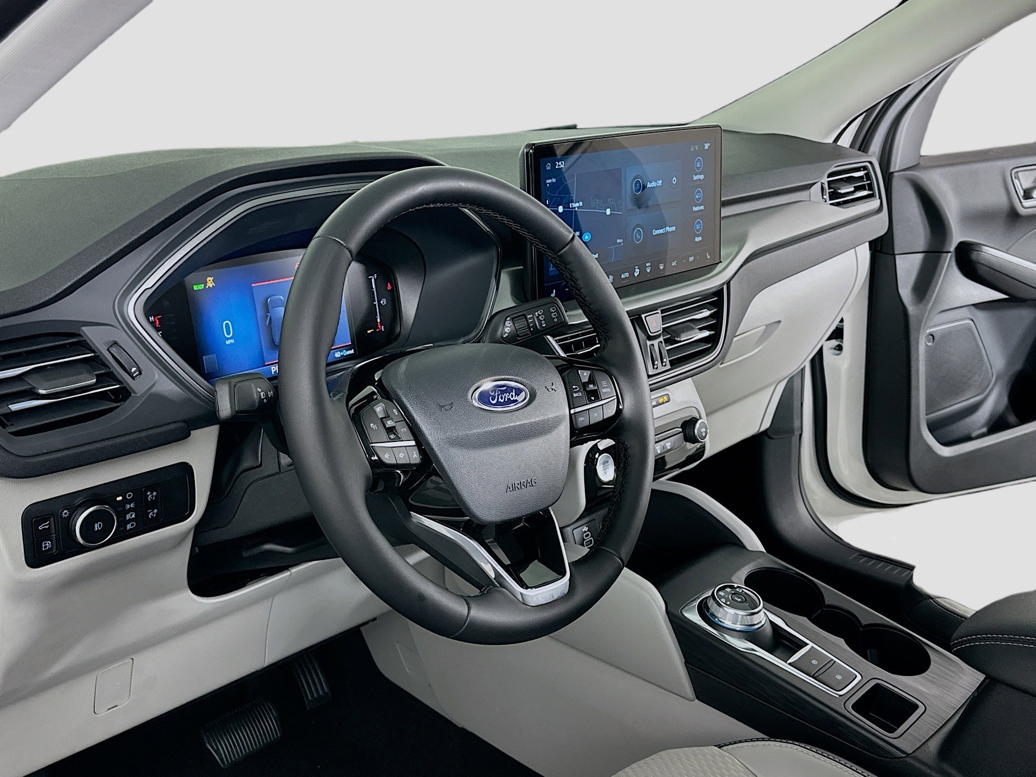 2025 Ford Escape Titanium photo 4