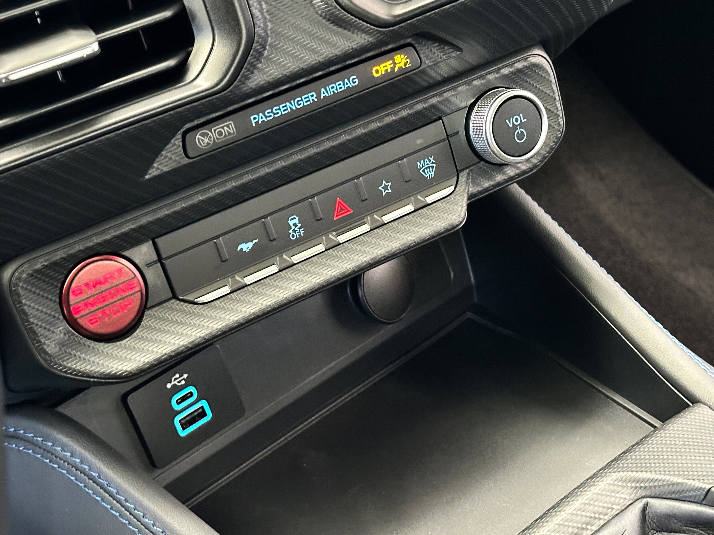 2025 Ford Mustang Dark Horse - Photo 9