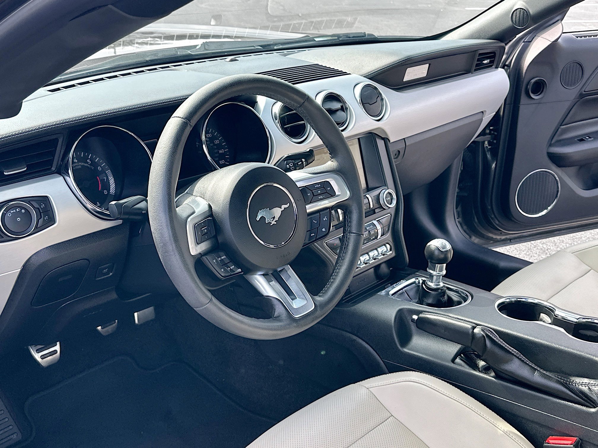 2015 Ford Mustang GT Premium photo 4