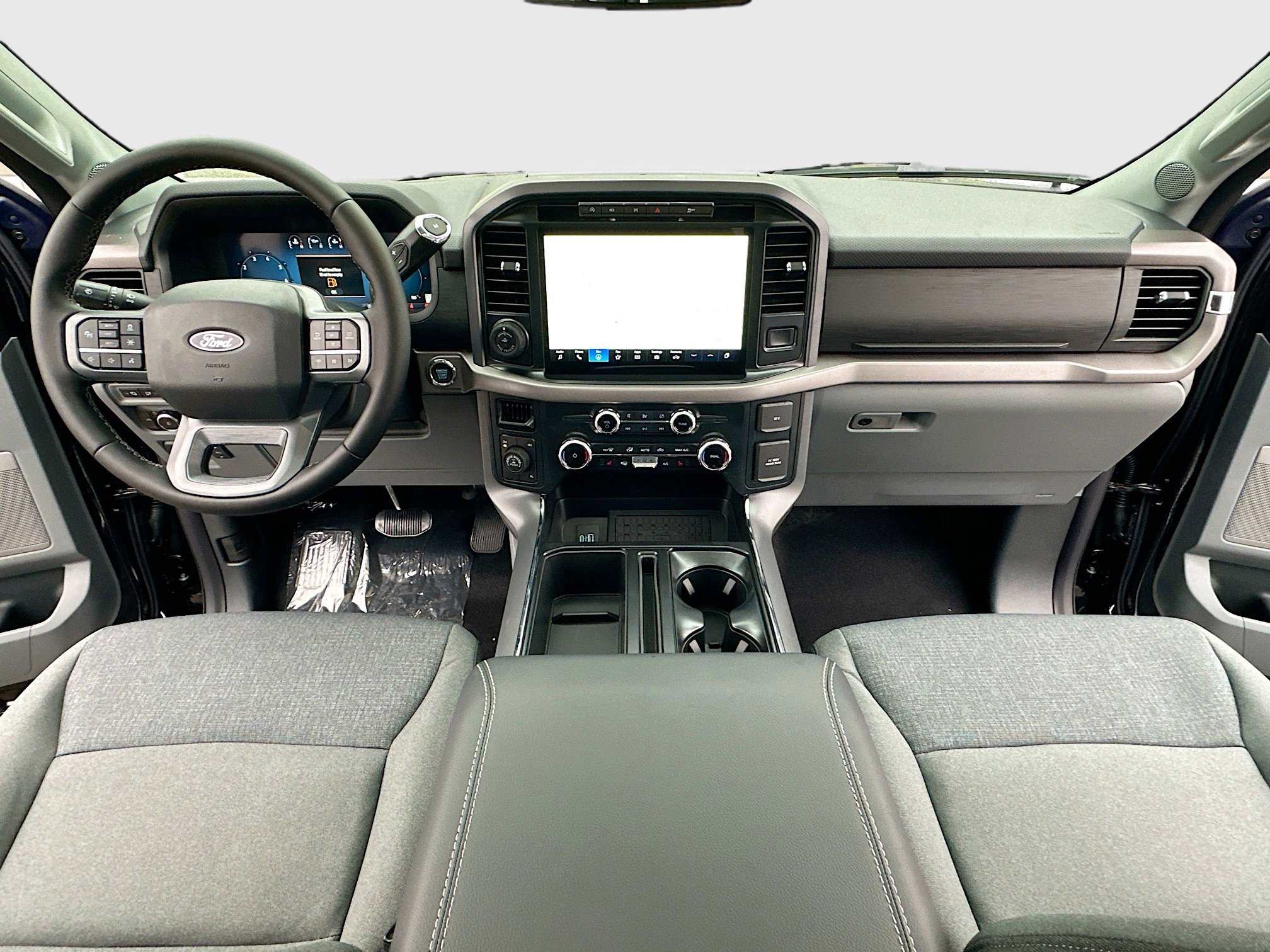 2024 Ford F-150 XLT photo 3