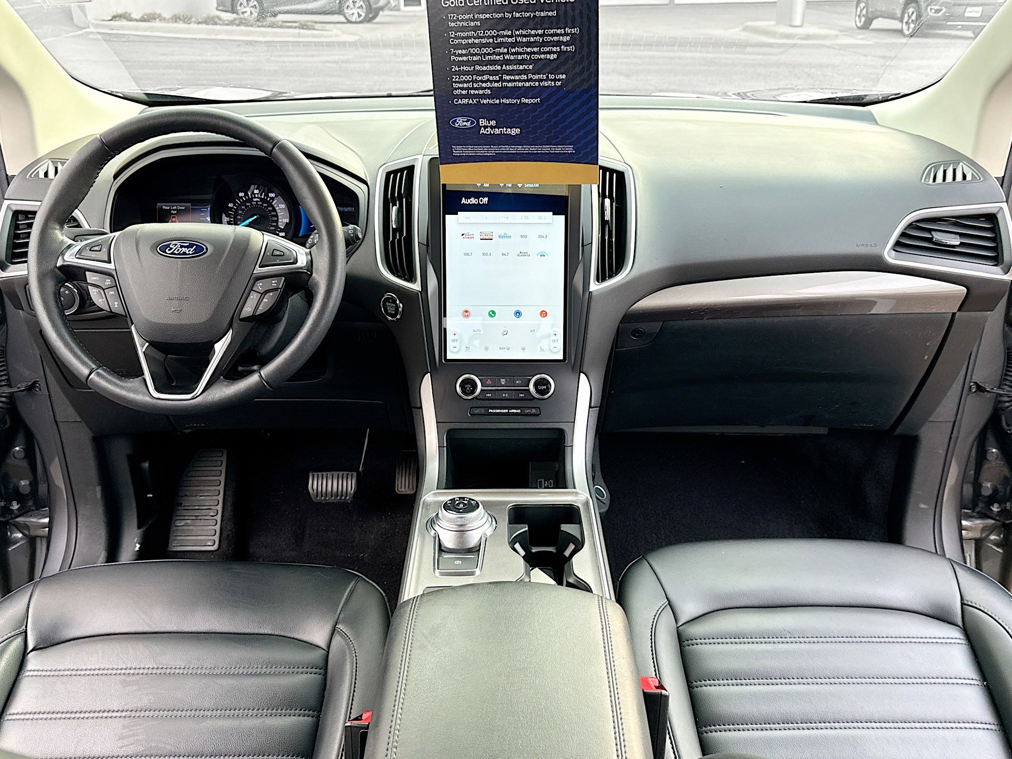 2024 Ford Edge SEL photo 3