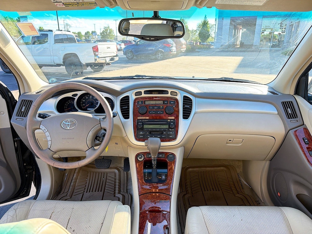 Used 2005 Toyota Highlander V6 w/3rd Row SUV