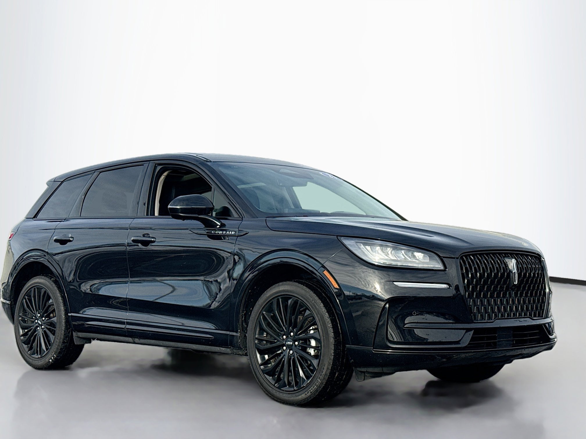 2023 Lincoln Corsair Base's photo