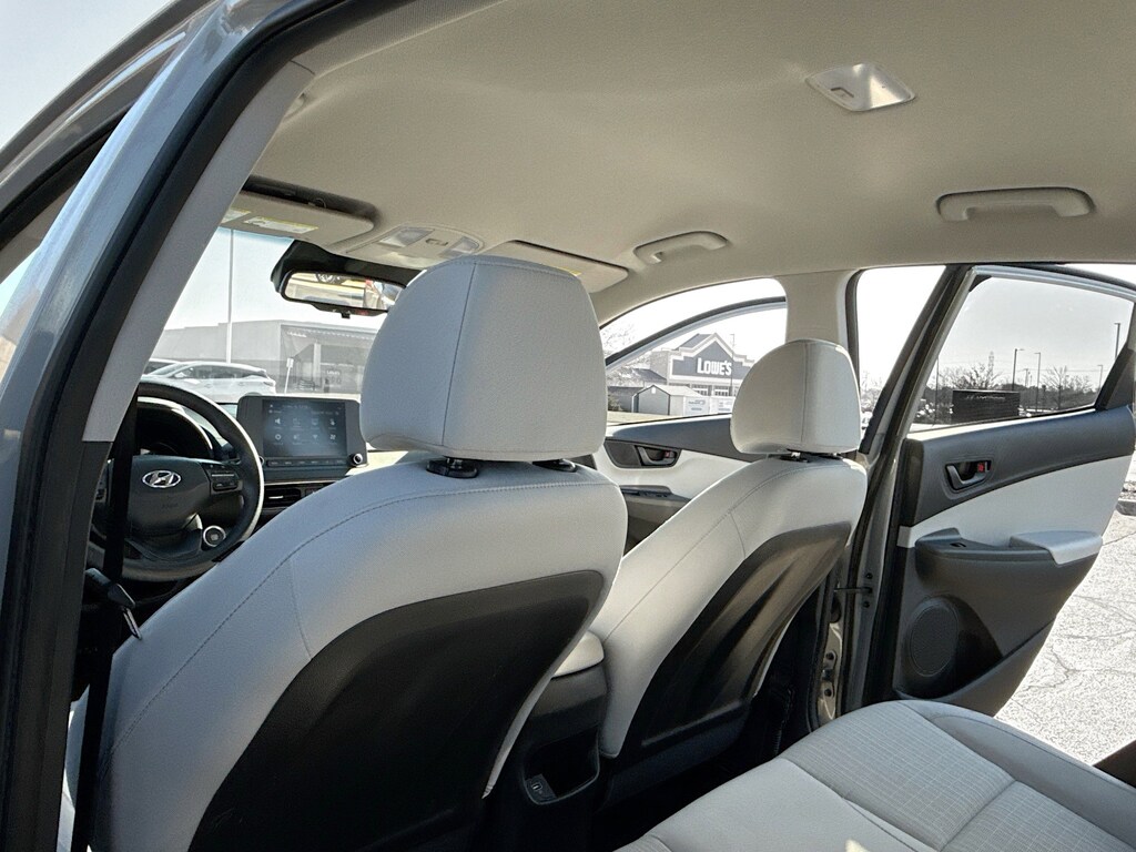 2023 Hyundai Kona SEL photo 4