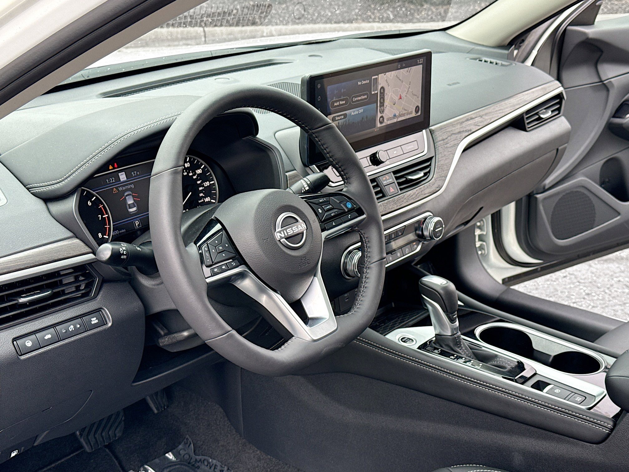 2025 Nissan Altima SL photo 2