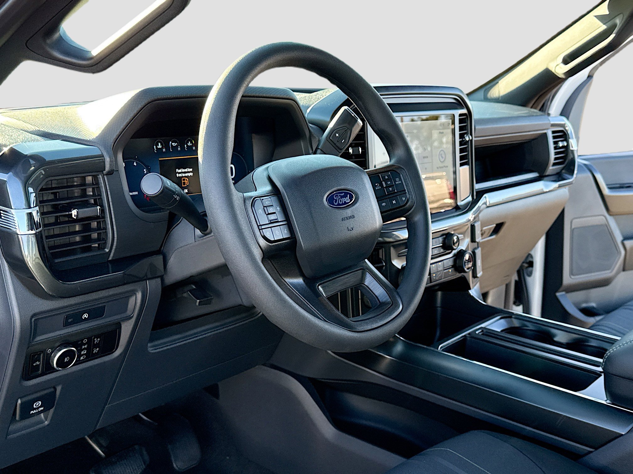 2025 Ford F-150 STX photo 4