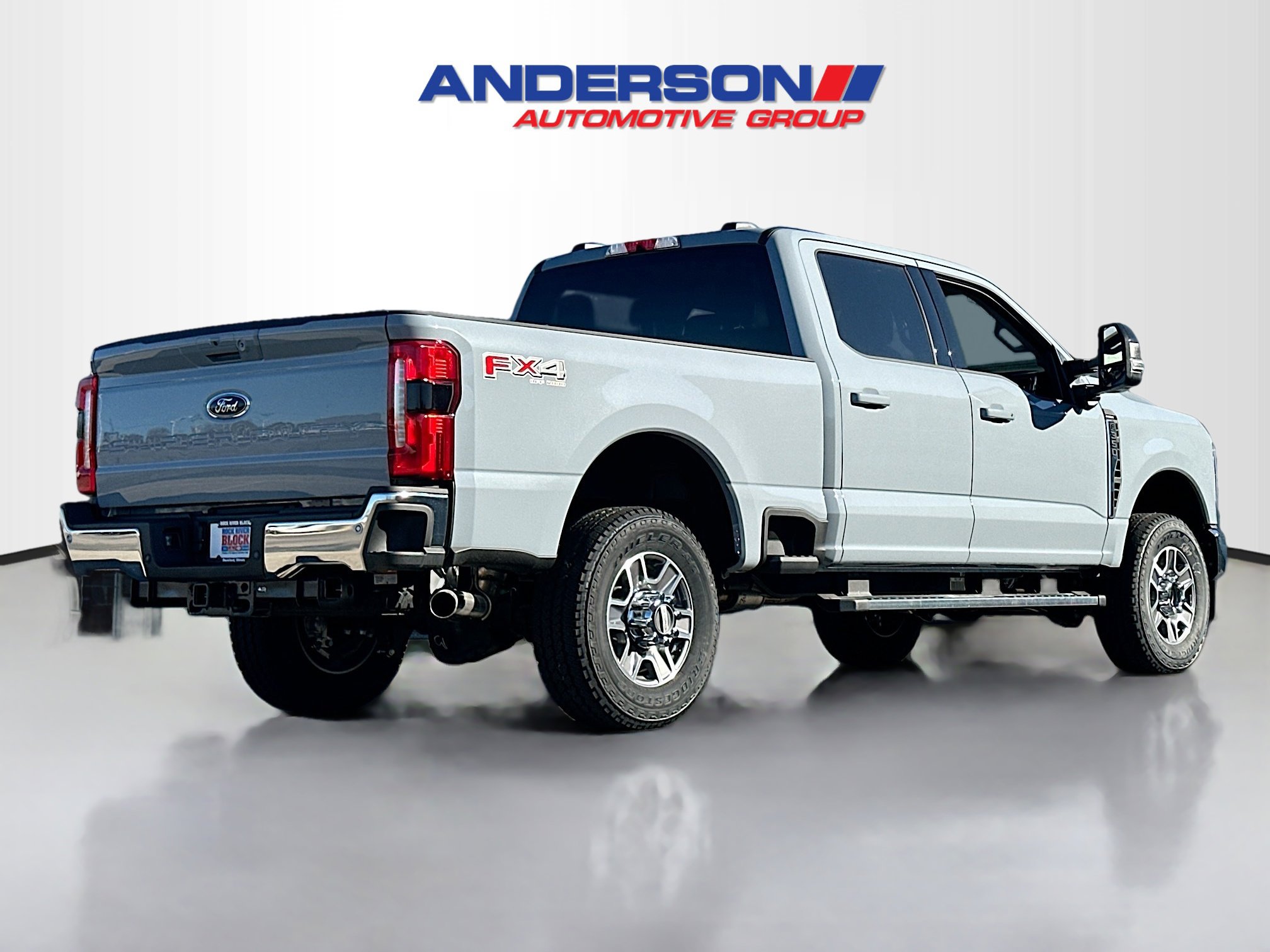 2026 Ford F-350 Lariat photo 2