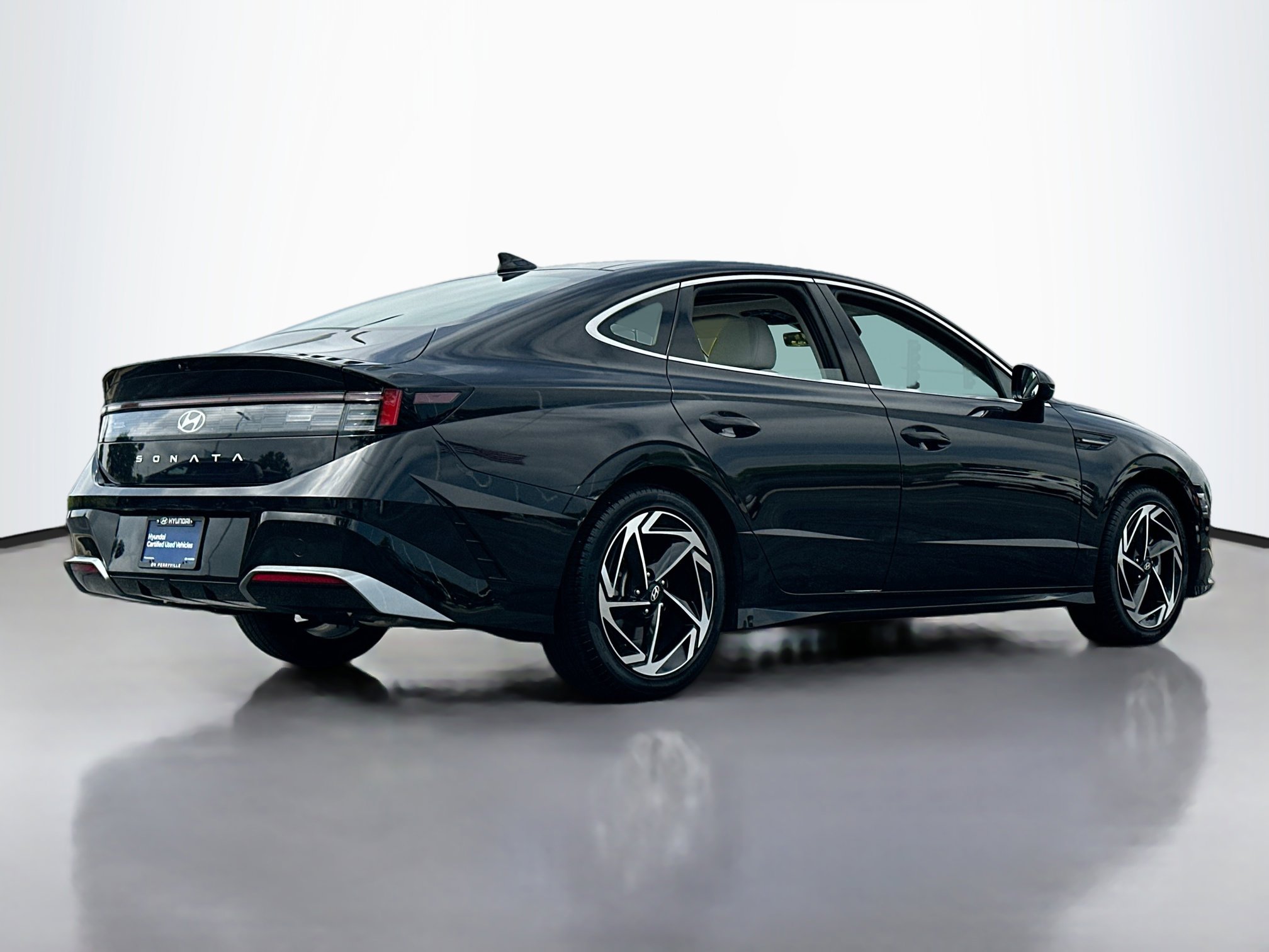 2024 Hyundai Sonata SEL Convenience photo 2