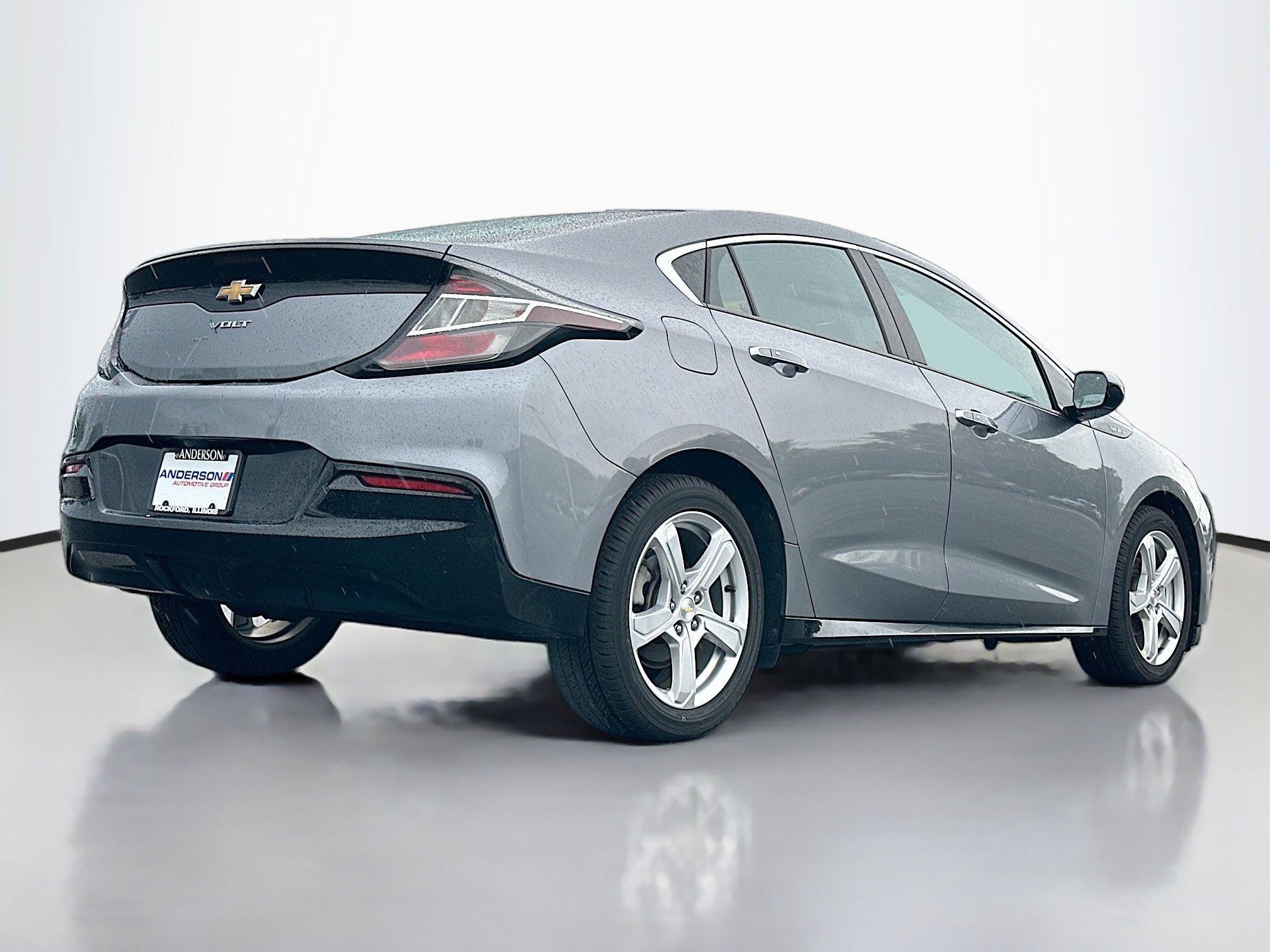 2018 Chevrolet Volt LT photo 2