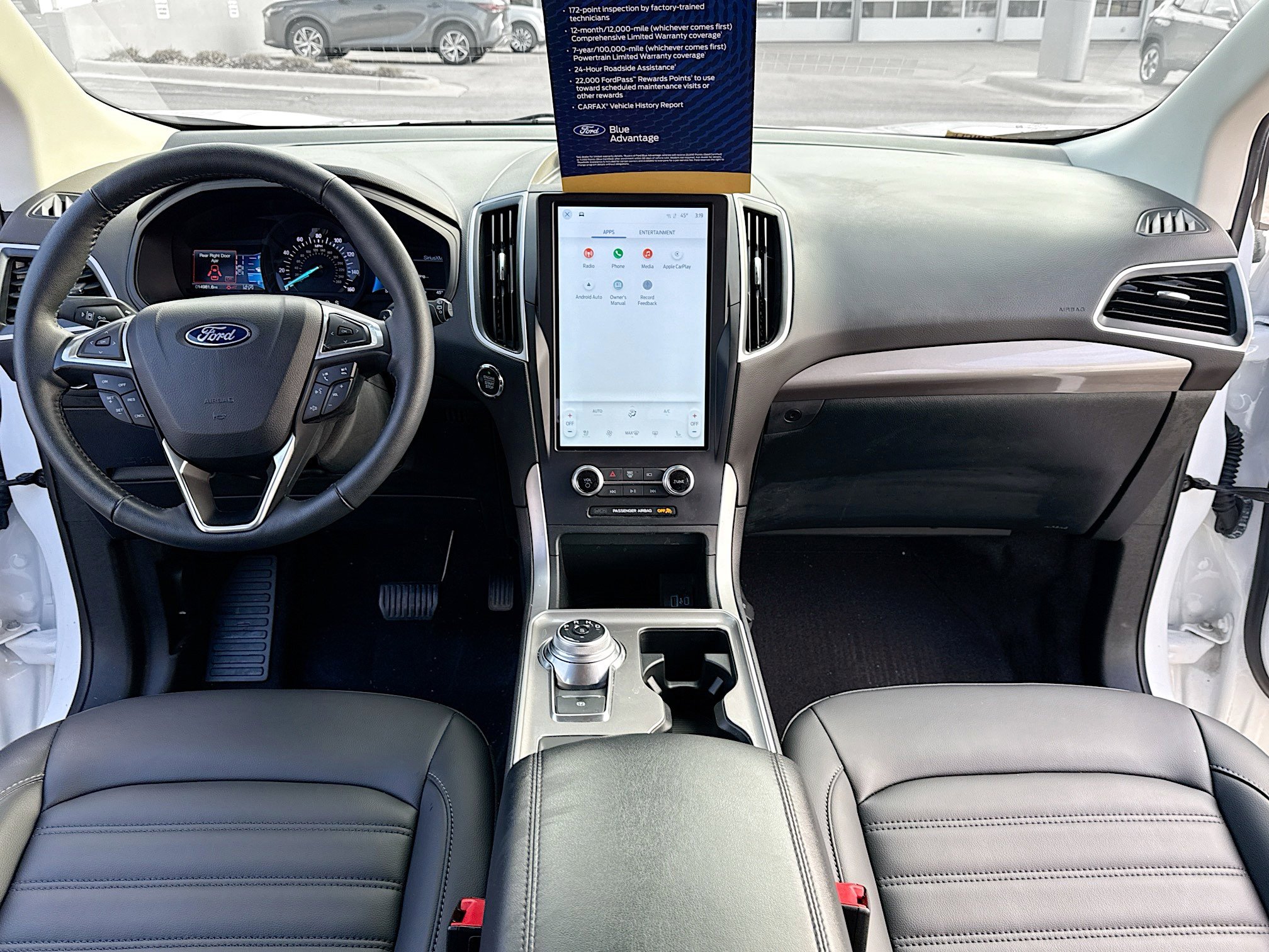 2024 Ford Edge SEL photo 2