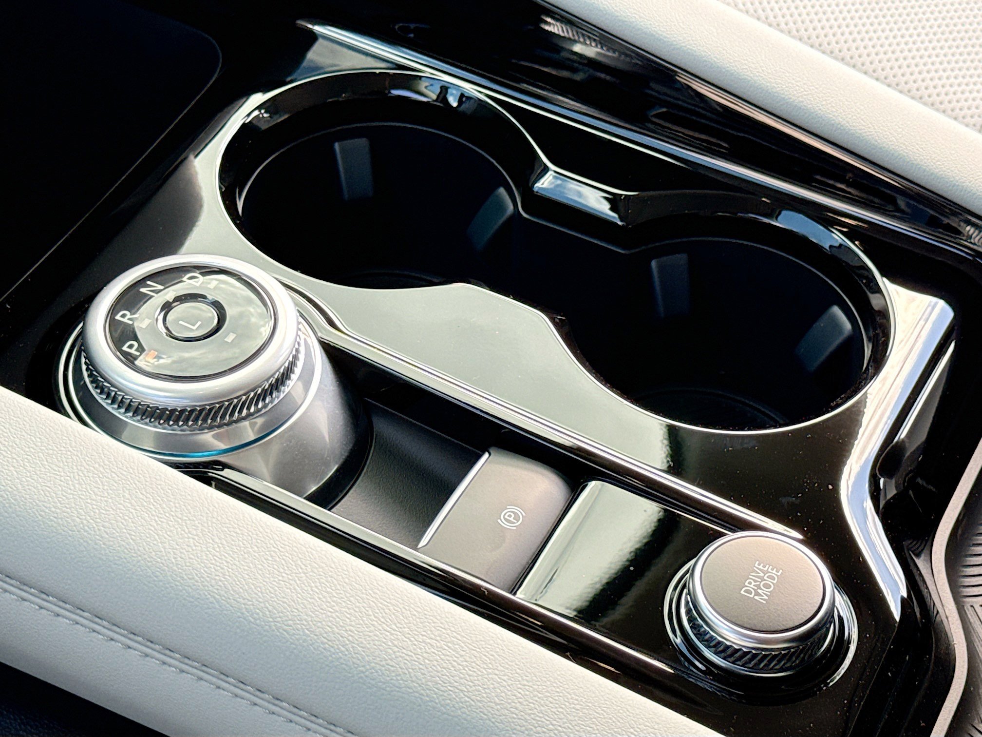 2026 Ford Explorer Platinum - Photo 12