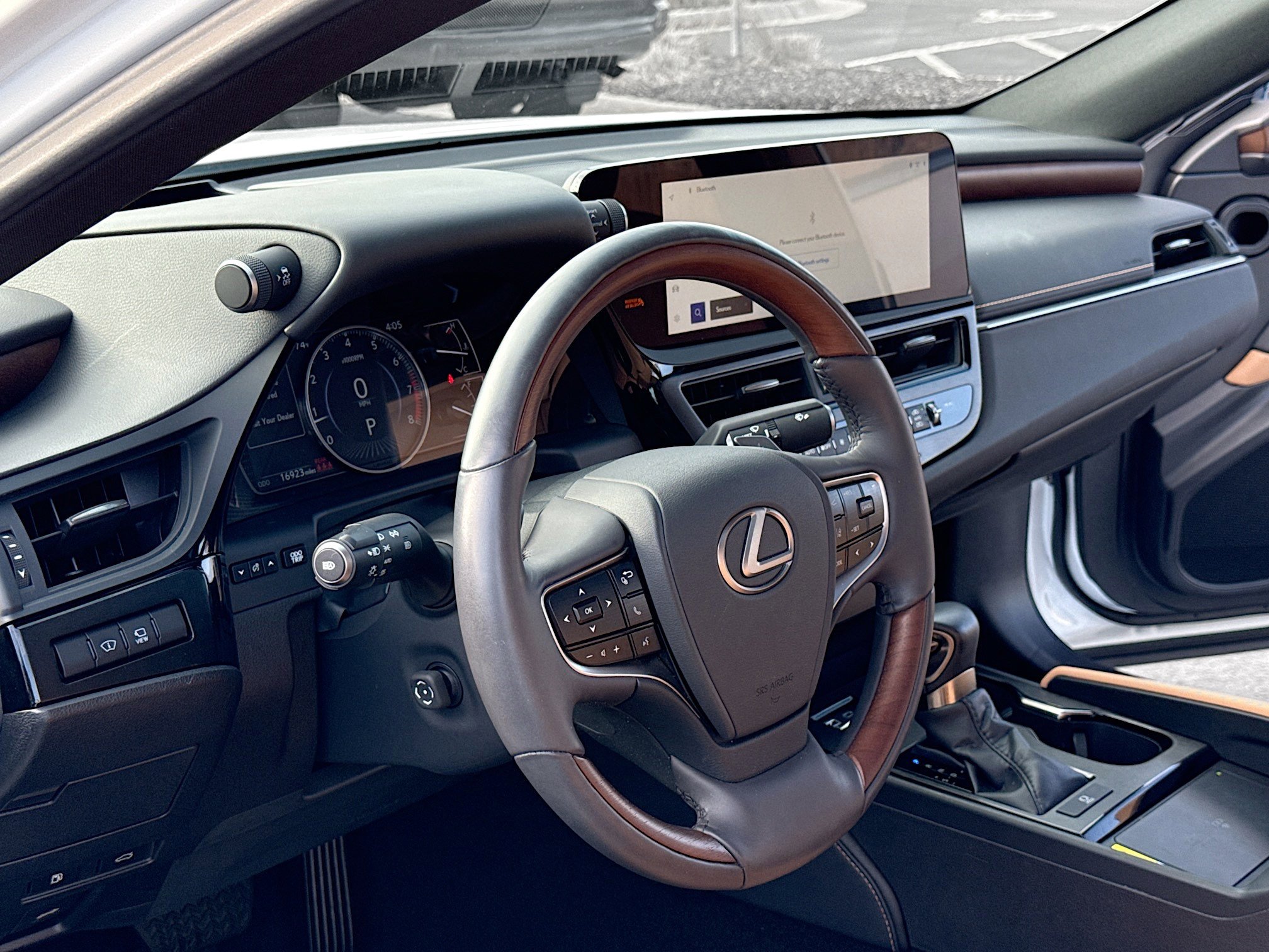 2023 Lexus ES 350 Ultra Luxury photo 4