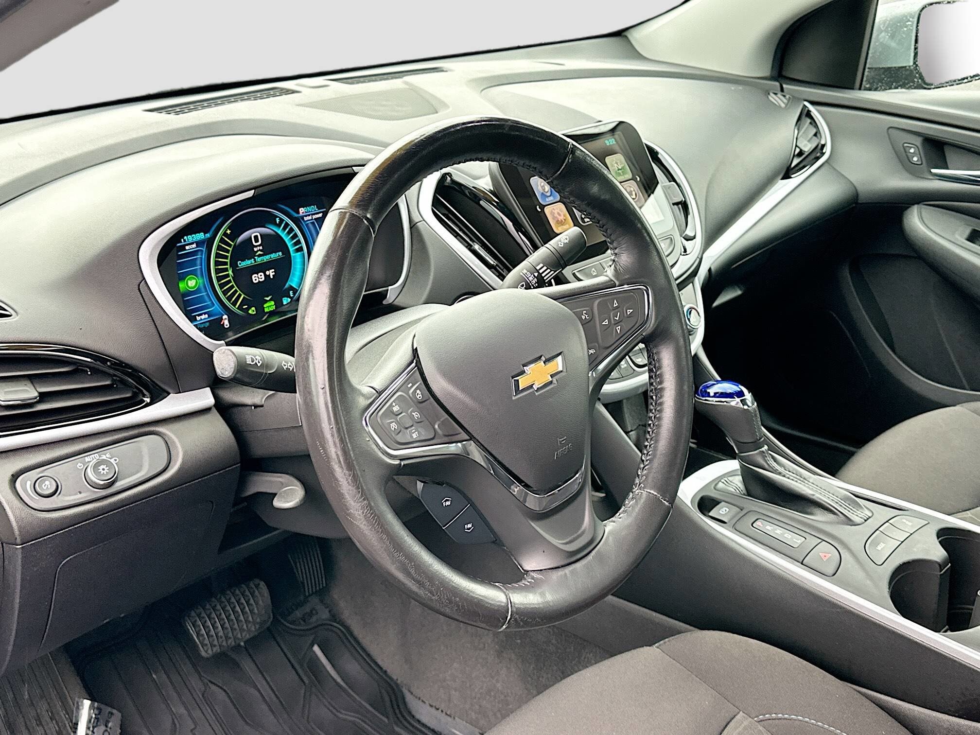 2018 Chevrolet Volt LT photo 4