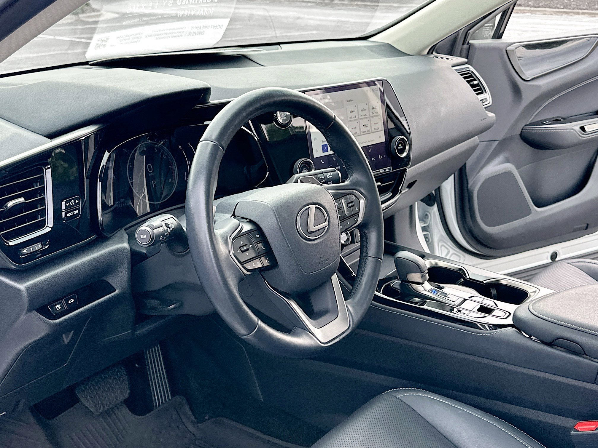 2022 Lexus NX 350 AWD photo 3