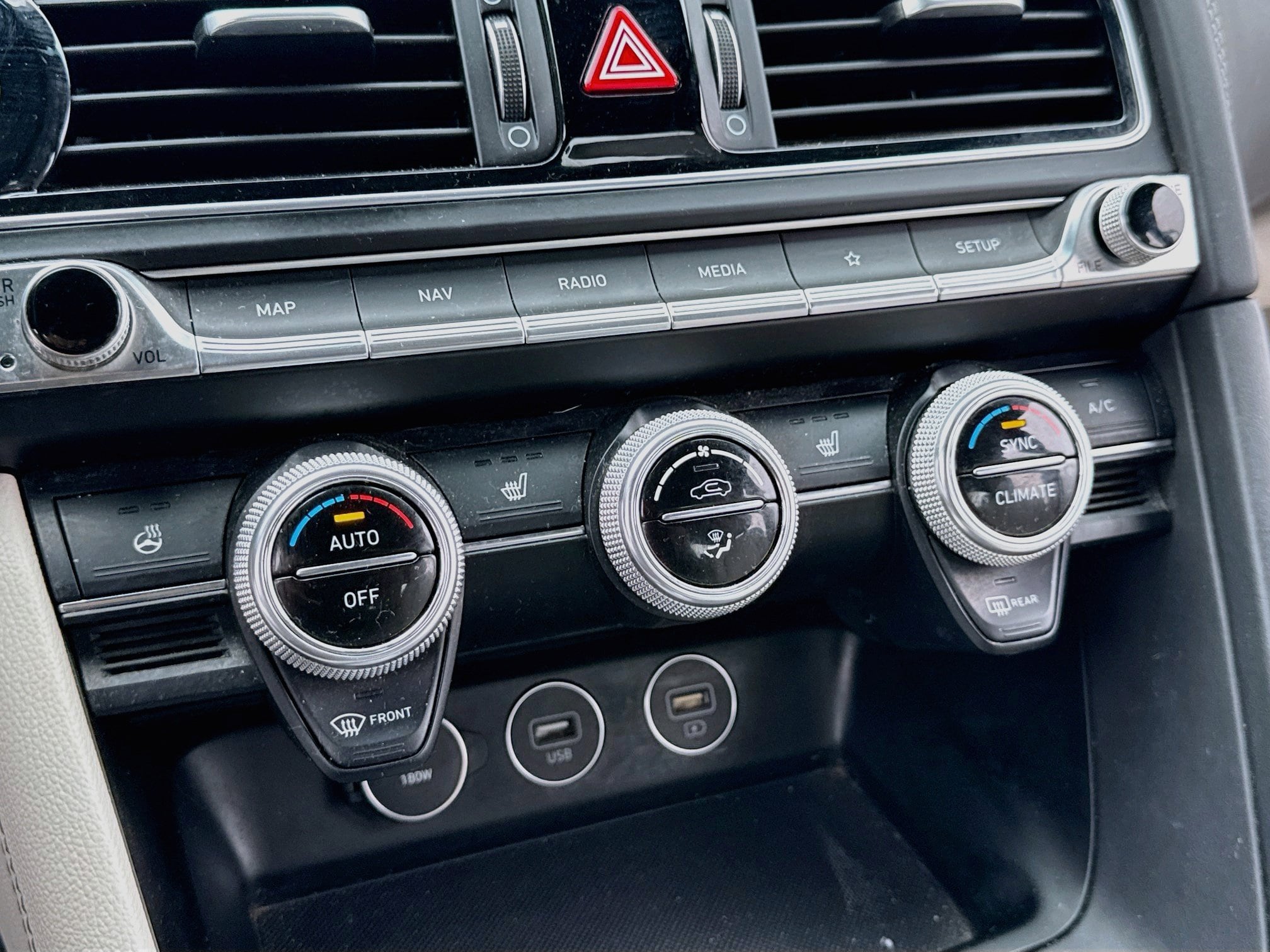 2023 GENESIS G70 Standard - Photo 16