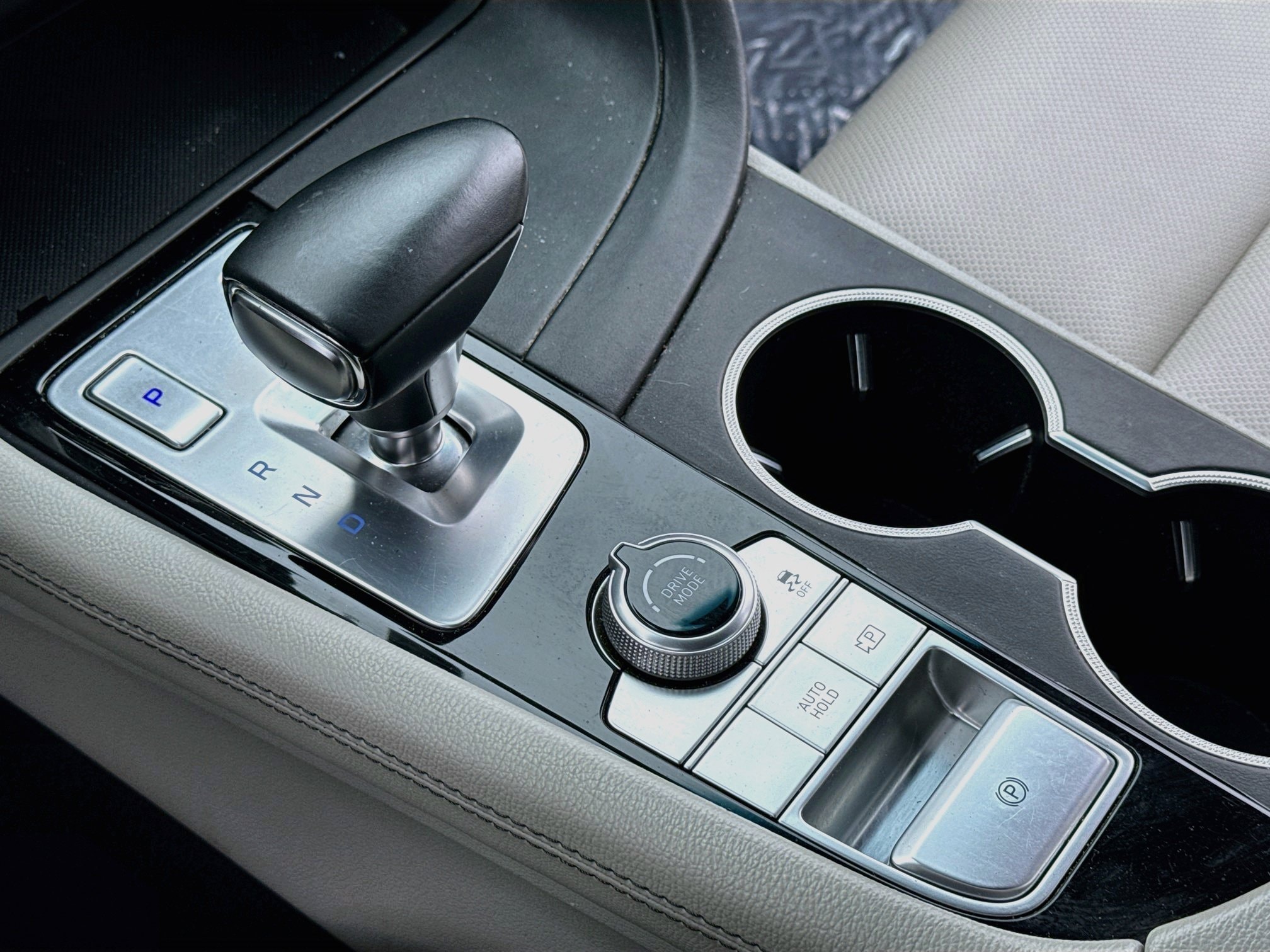 2023 GENESIS G70 Standard - Photo 17