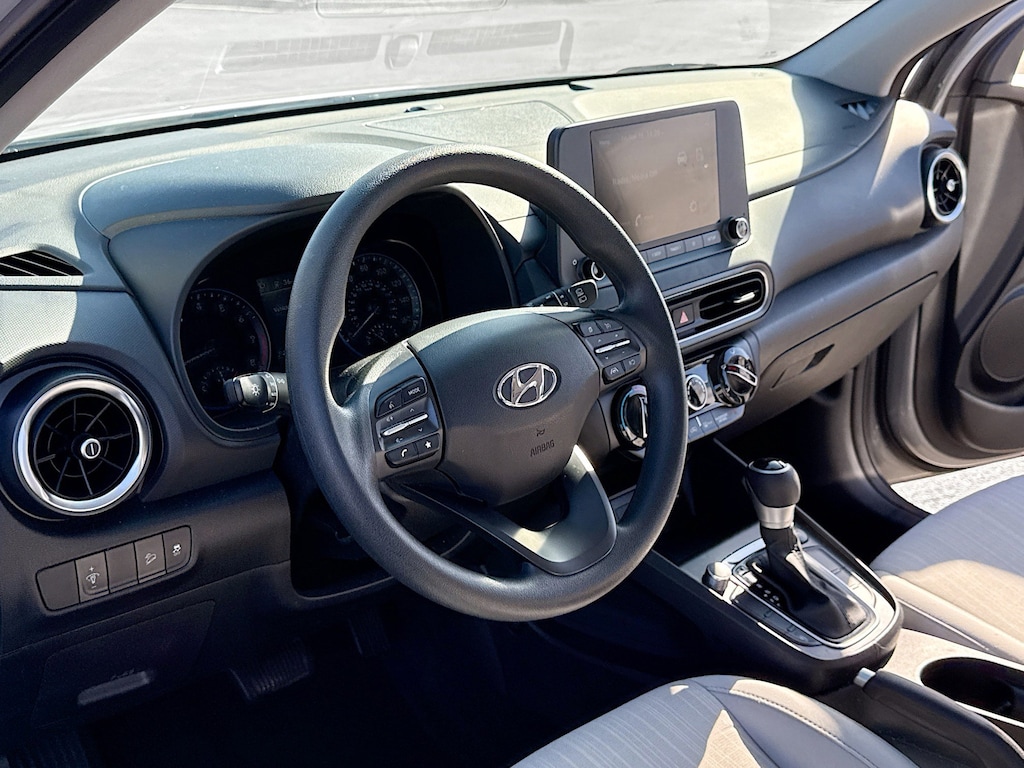 2023 Hyundai Kona SEL photo 2