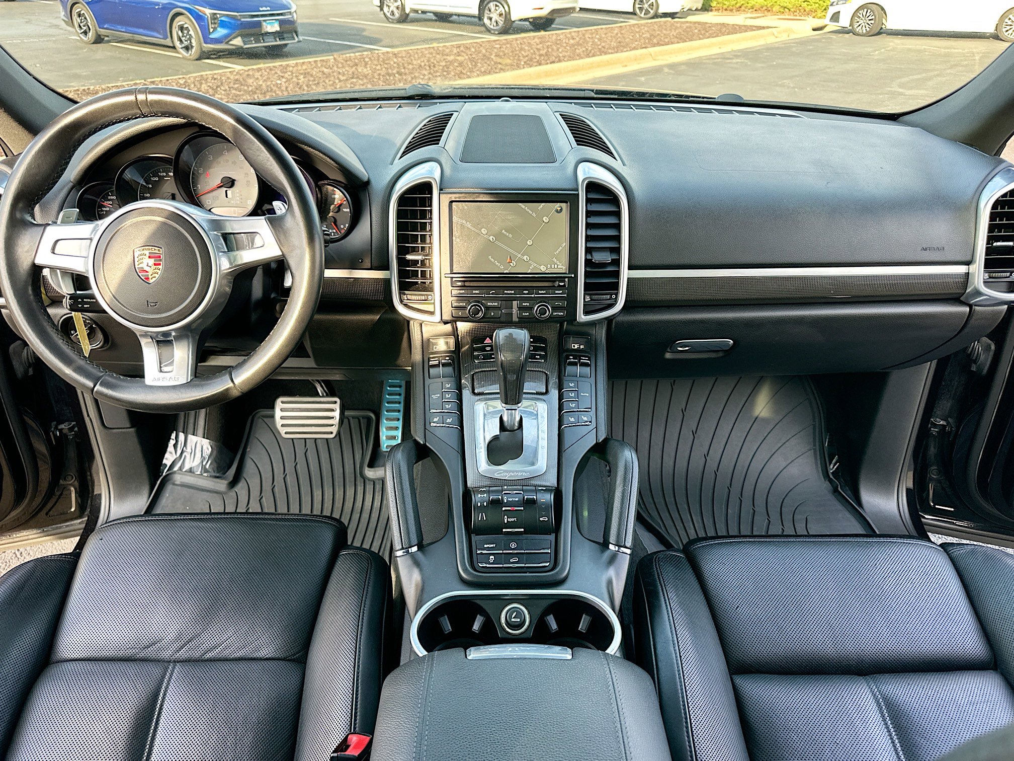 2011 Porsche Cayenne S photo 3