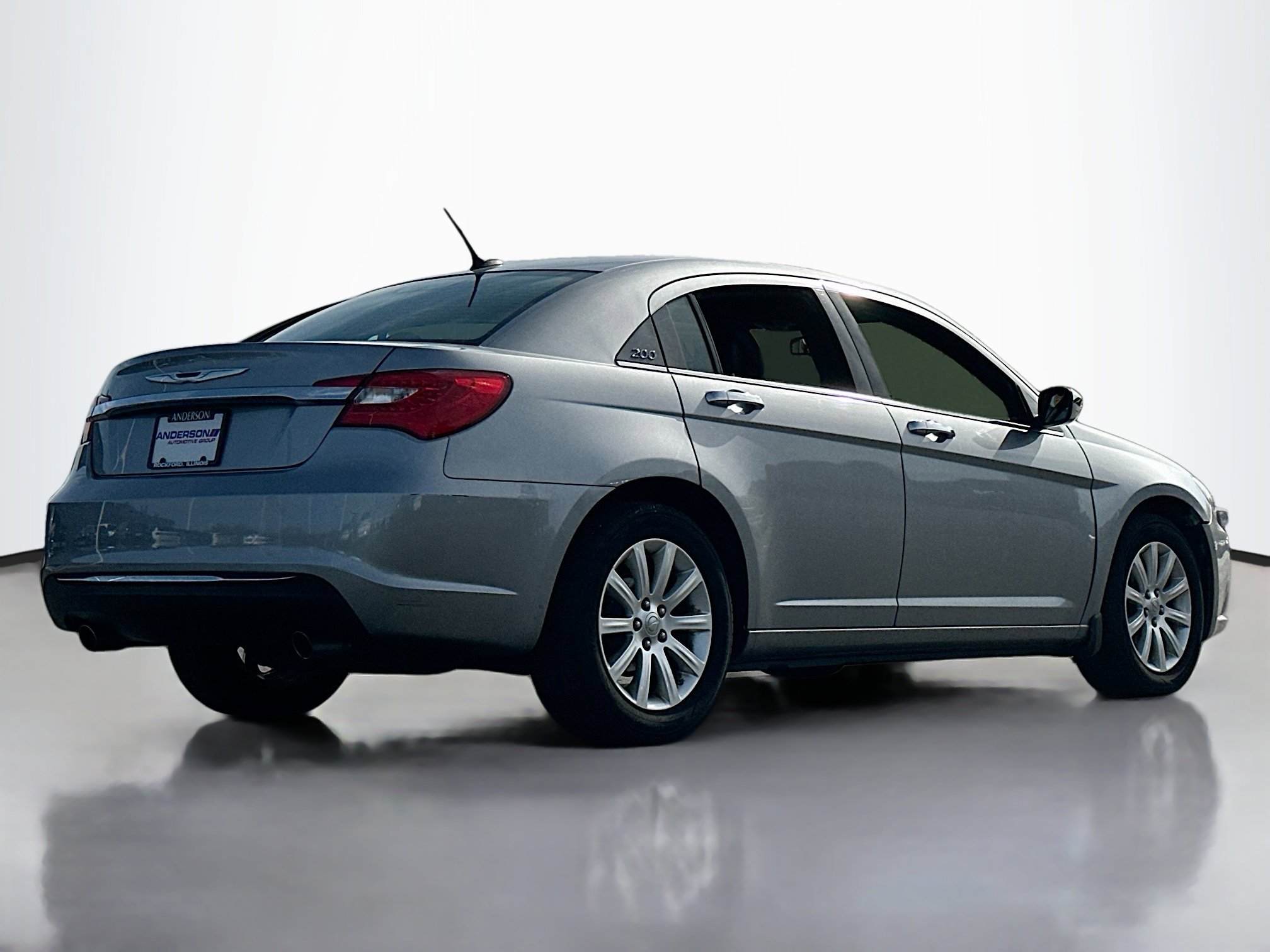 2014 Chrysler 200 Limited photo 2