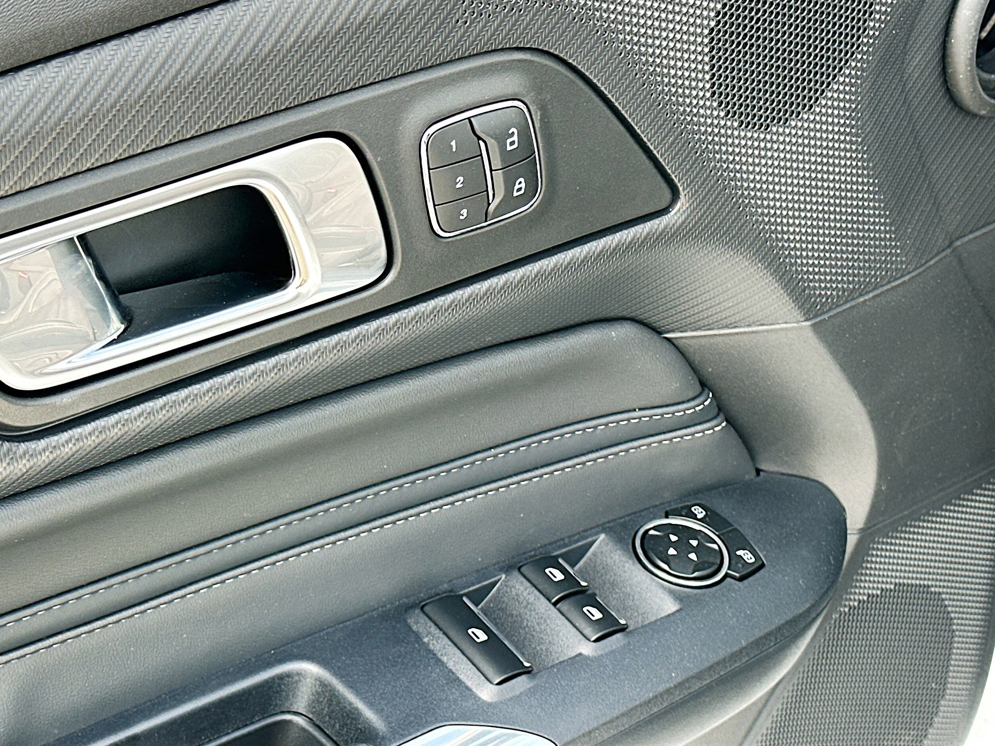 2025 Ford Mustang GT Premium Convertible - Photo 7