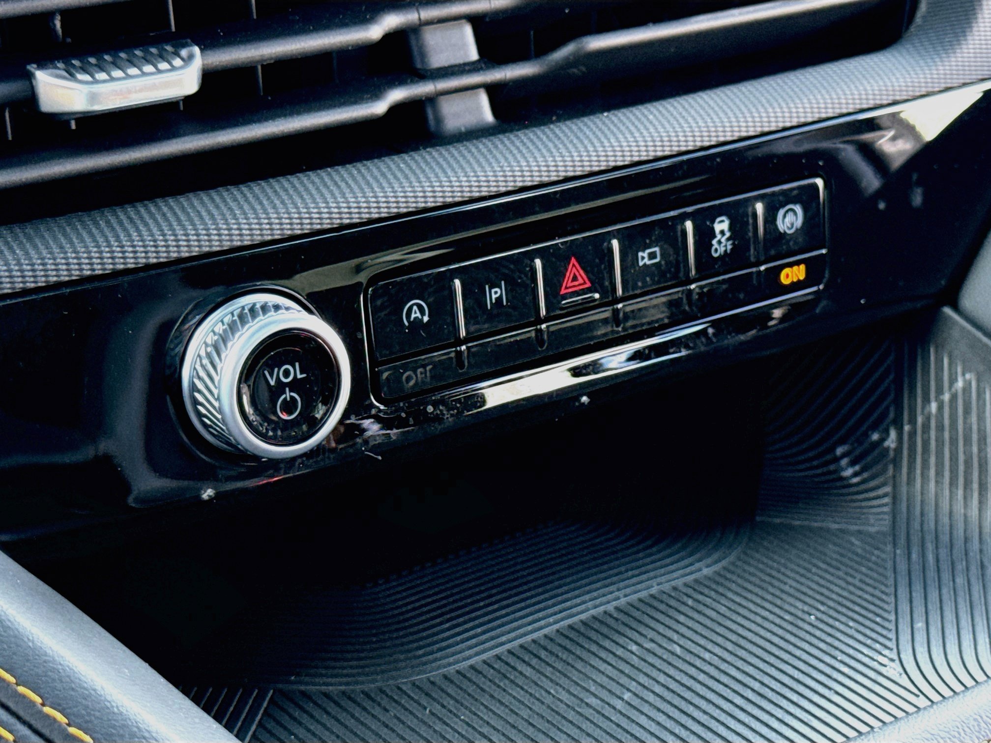 2026 Ford Explorer Tremor - Photo 14