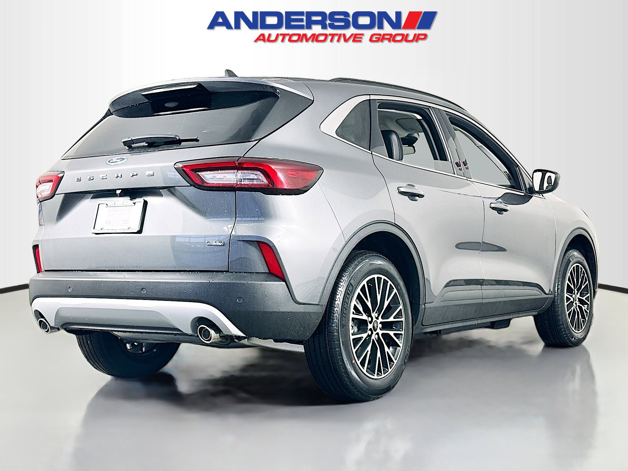 2025 Ford Escape Titanium photo 2