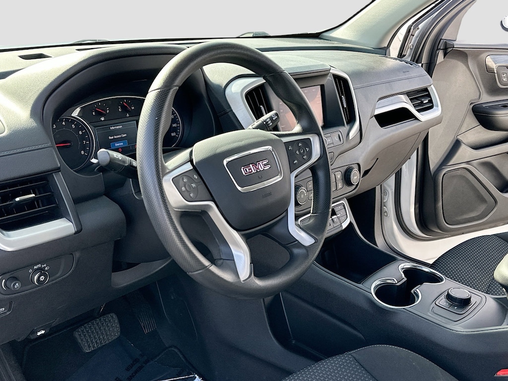 Used 2024 GMC Terrain SLE SUV