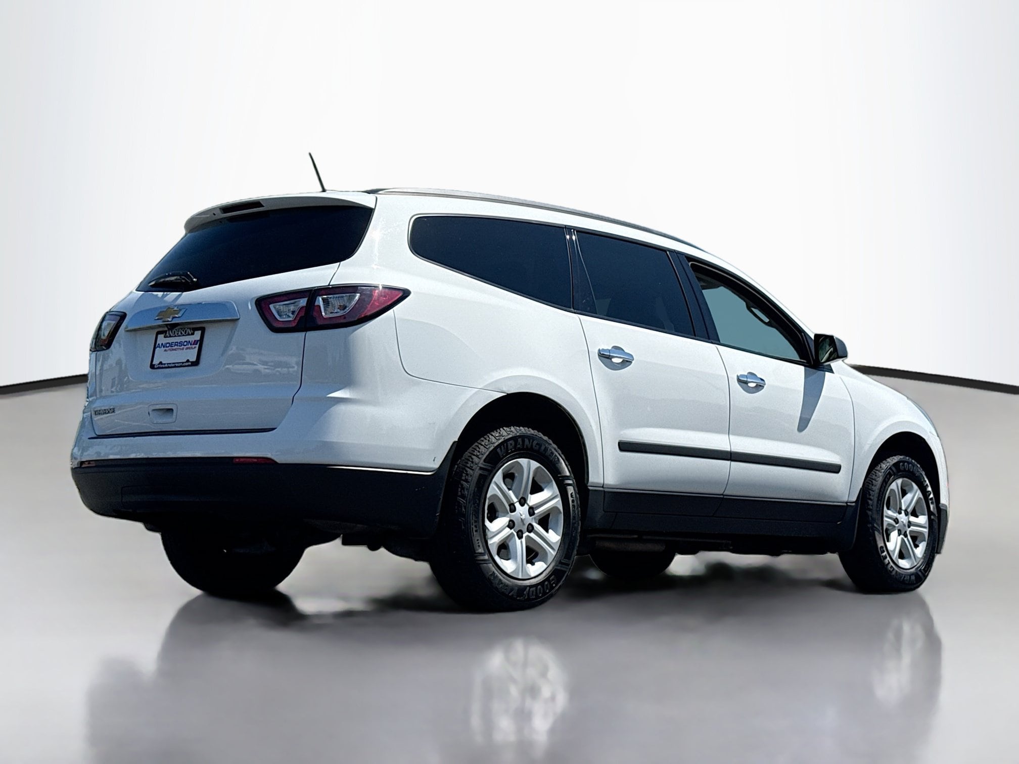 Used 2017 Chevrolet Traverse LS with VIN 1GNKRFED4HJ179816 for sale in Rockford, IL