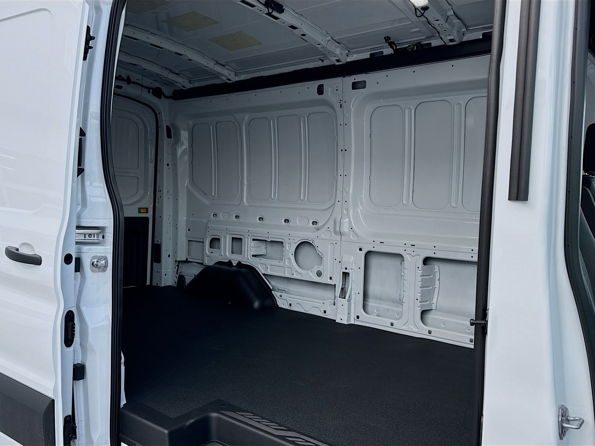 2026 Ford Transit Van Base - Photo 6
