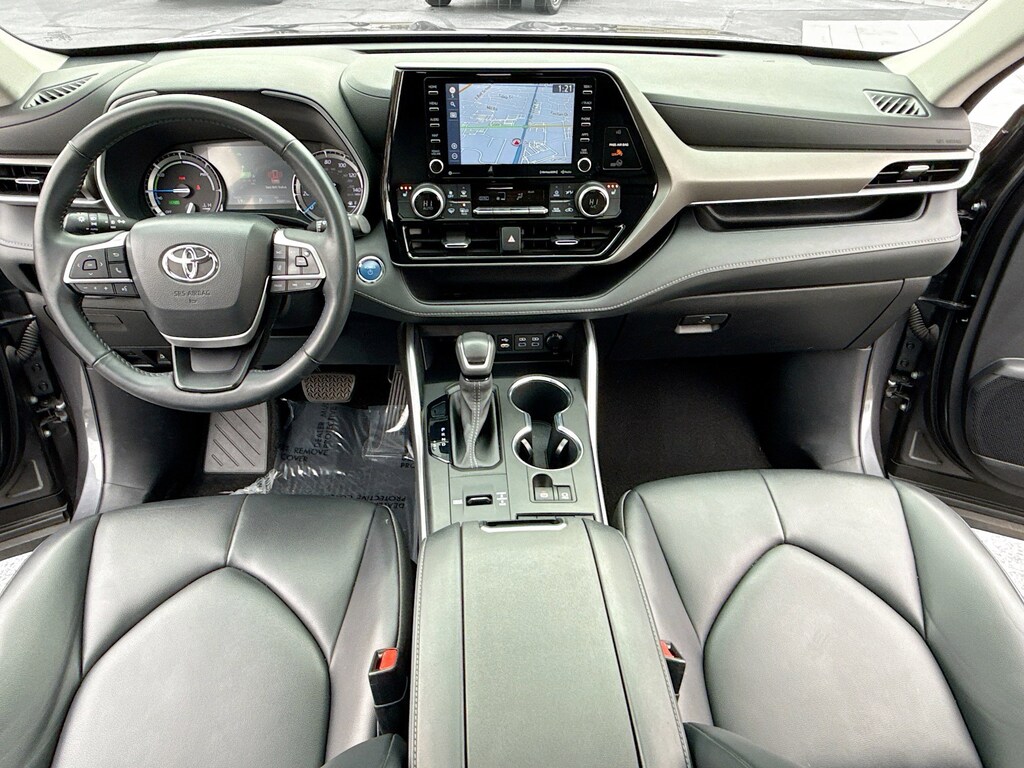 Used 2022 Toyota Highlander Hybrid XLE SUV
