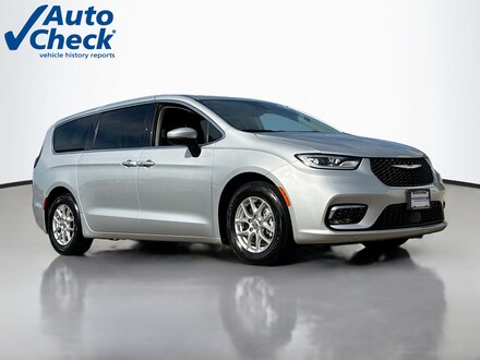 2023 Chrysler Pacifica Touring L Van Passenger Van