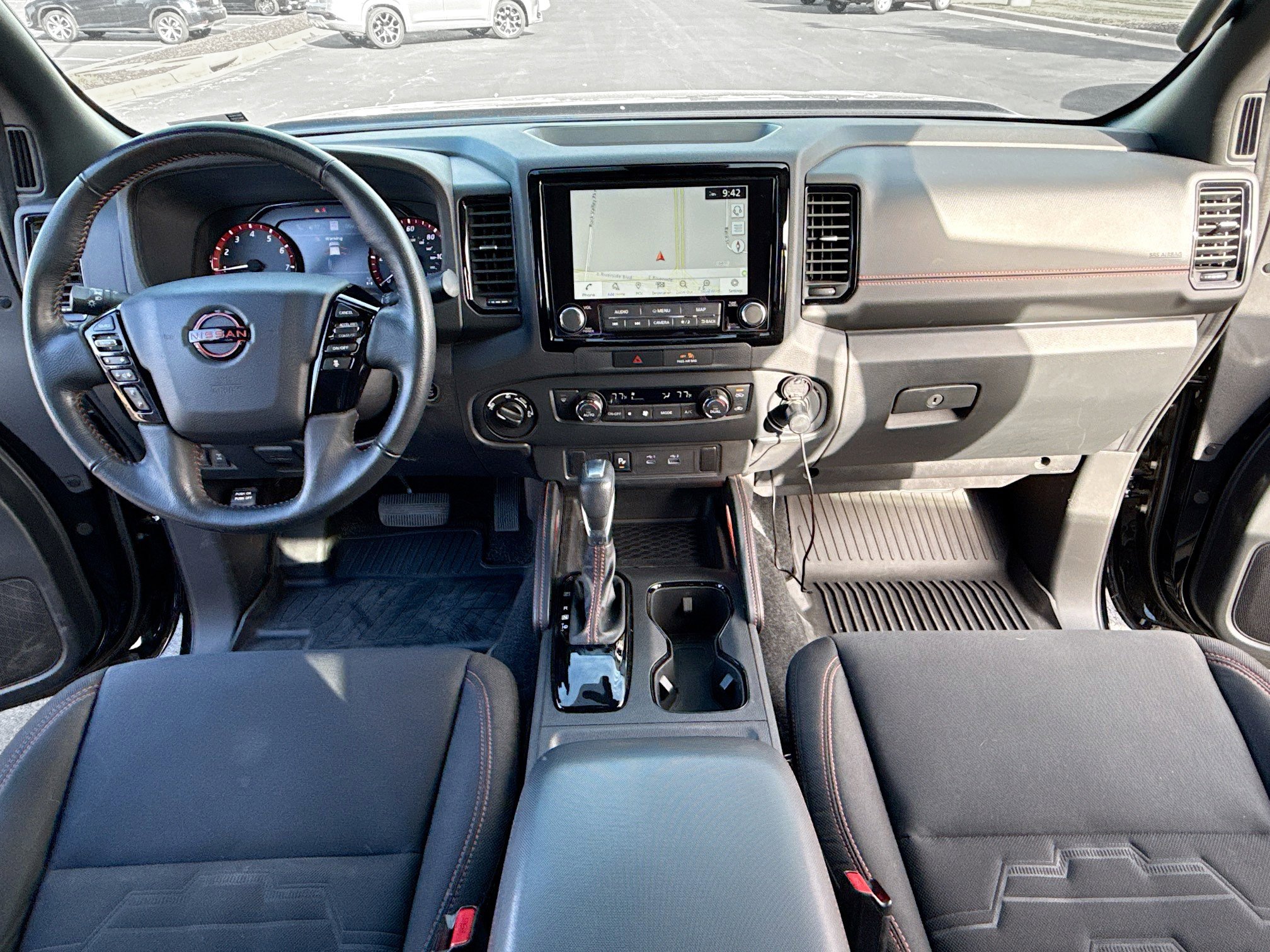2022 Nissan Frontier Crew Cab PRO-4X photo 3