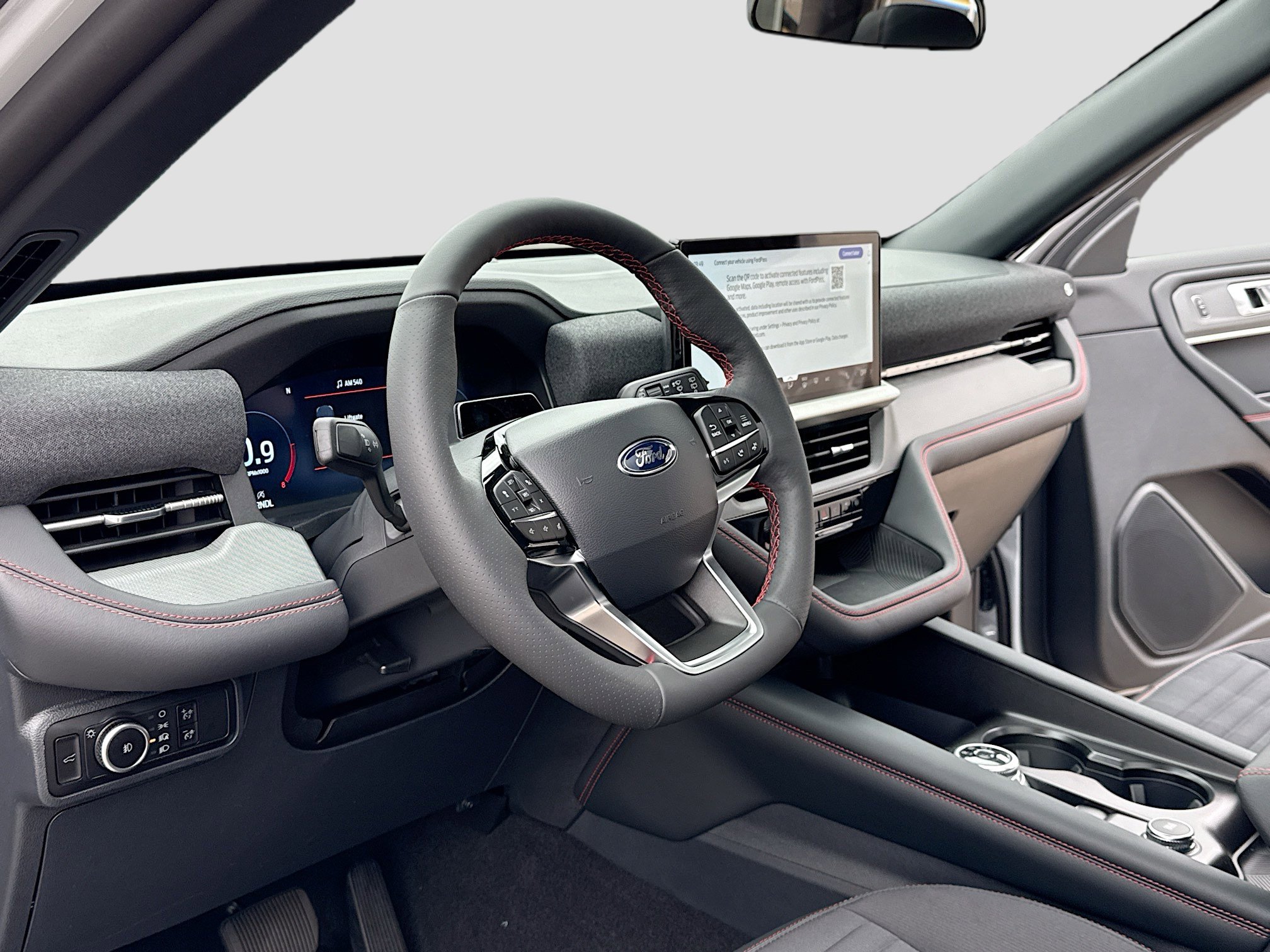 2026 Ford Explorer ST-Line photo 4