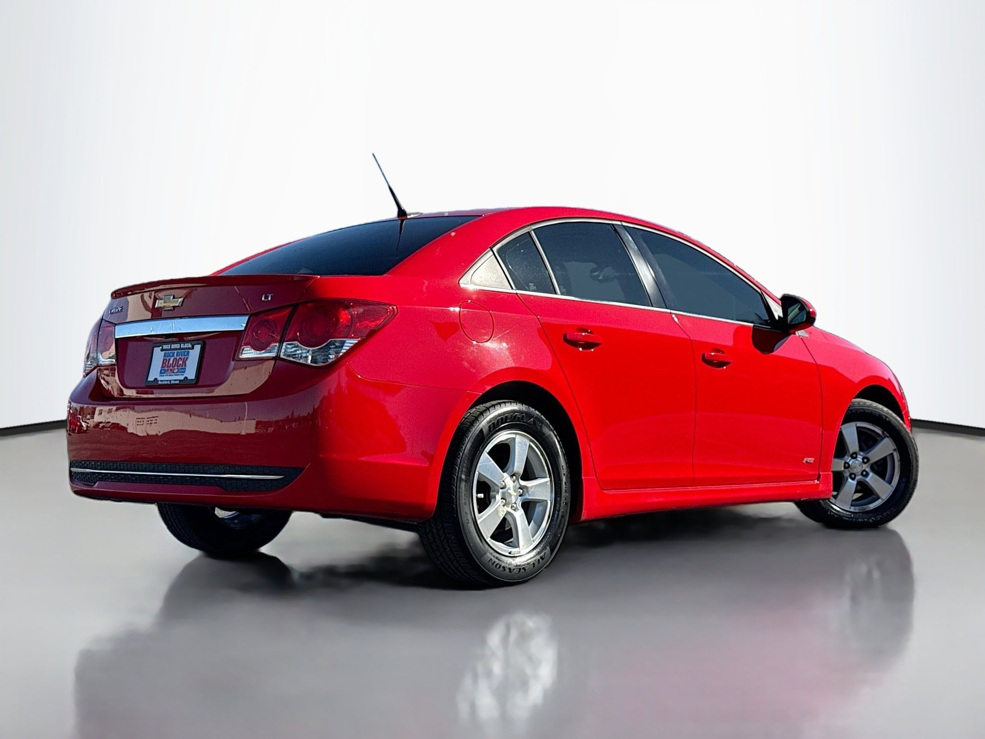 Used 2014 Chevrolet Cruze 1LT with VIN 1G1PC5SB3E7330370 for sale in Rockford, IL