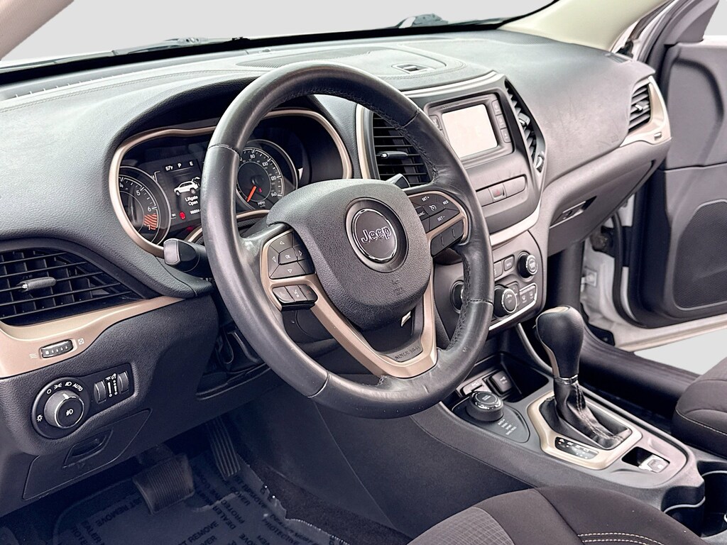 Used 2015 Jeep Cherokee Latitude 4x4 SUV