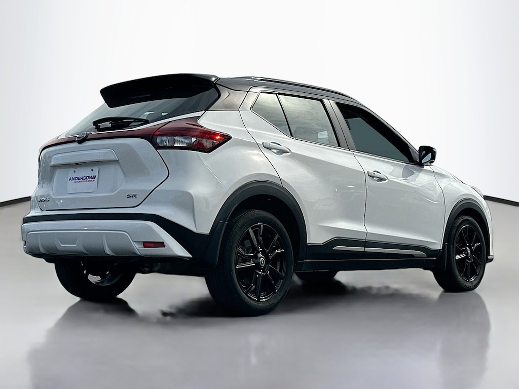 Used 2023 Nissan Kicks SR SUV