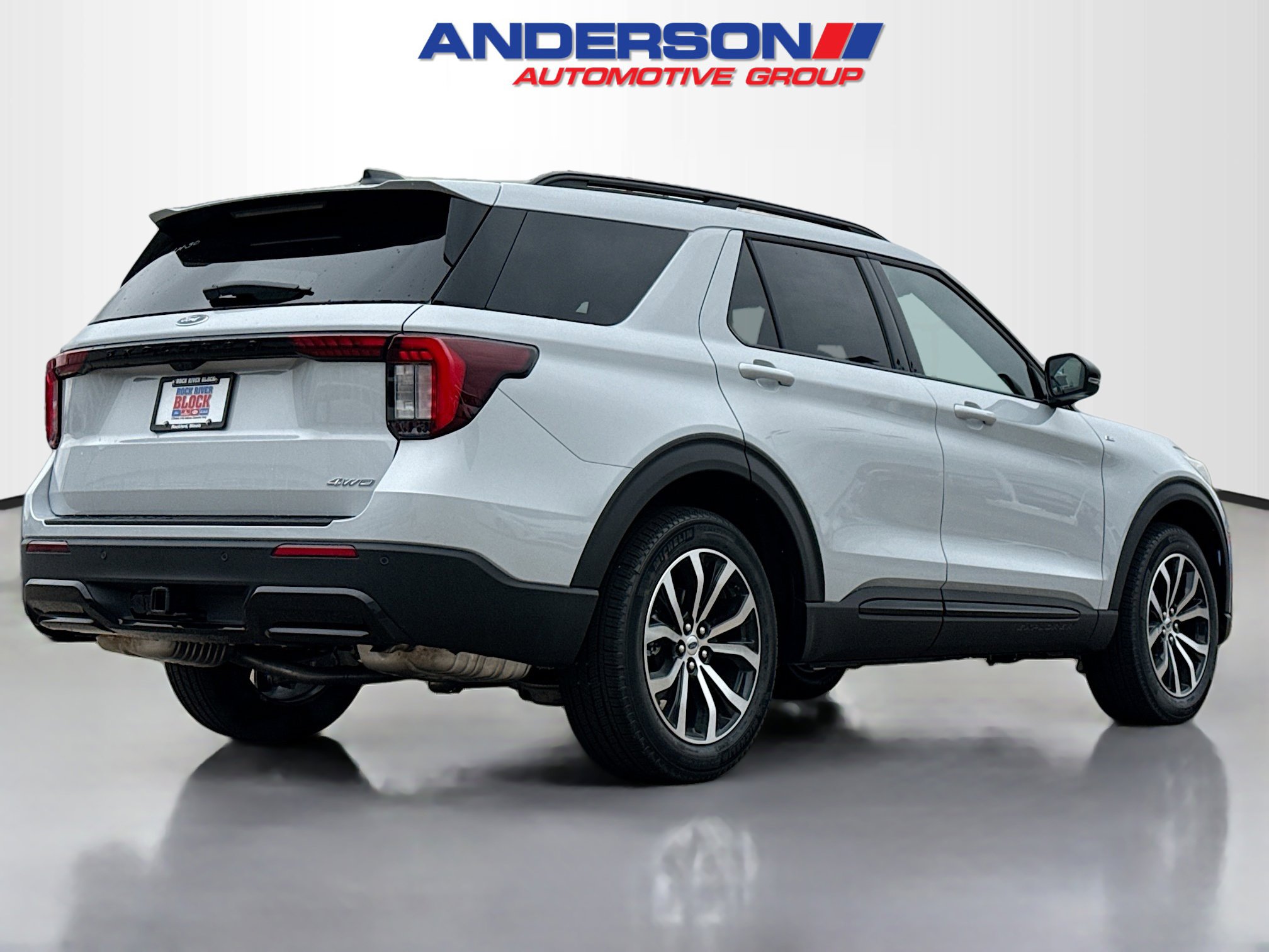 2026 Ford Explorer ST-Line photo 2